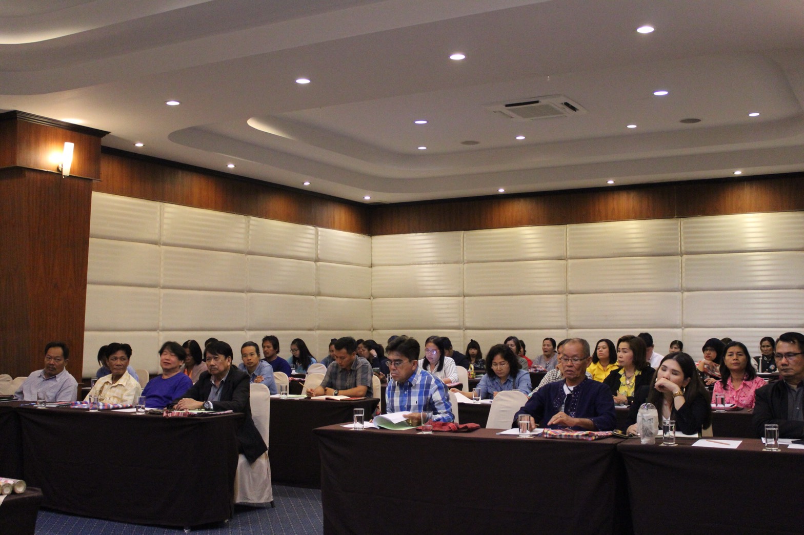 ราชบุรี “พัฒนายกระดับผลิตภัณฑ์ OTOP กลุ่มปรับตัวสู่การพัฒนา สู่การเป็น Smart OTOP”