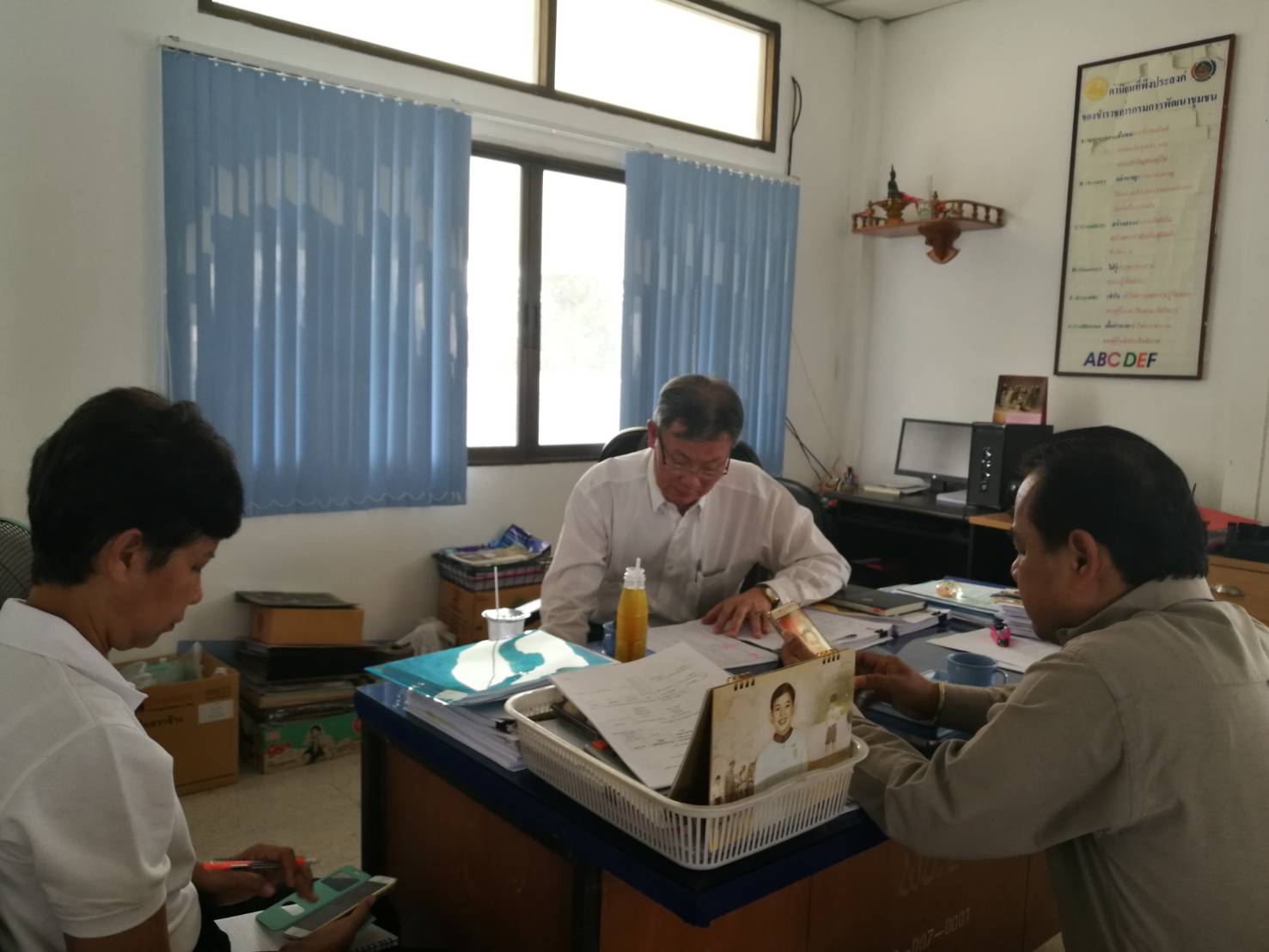 วันที่ 13 มีนาคม 2561 นายไพบุลย์  บูรณสันติ  ผู้ตรวจราชการกรมการพัฒนาชุมชน เขตตรวจราชการที่ 4 ติดตามการขับเคลื่อนงานสำนักงานพัฒนาชุมชนอำเภอบางแพ และอำเภอวัดเพลง