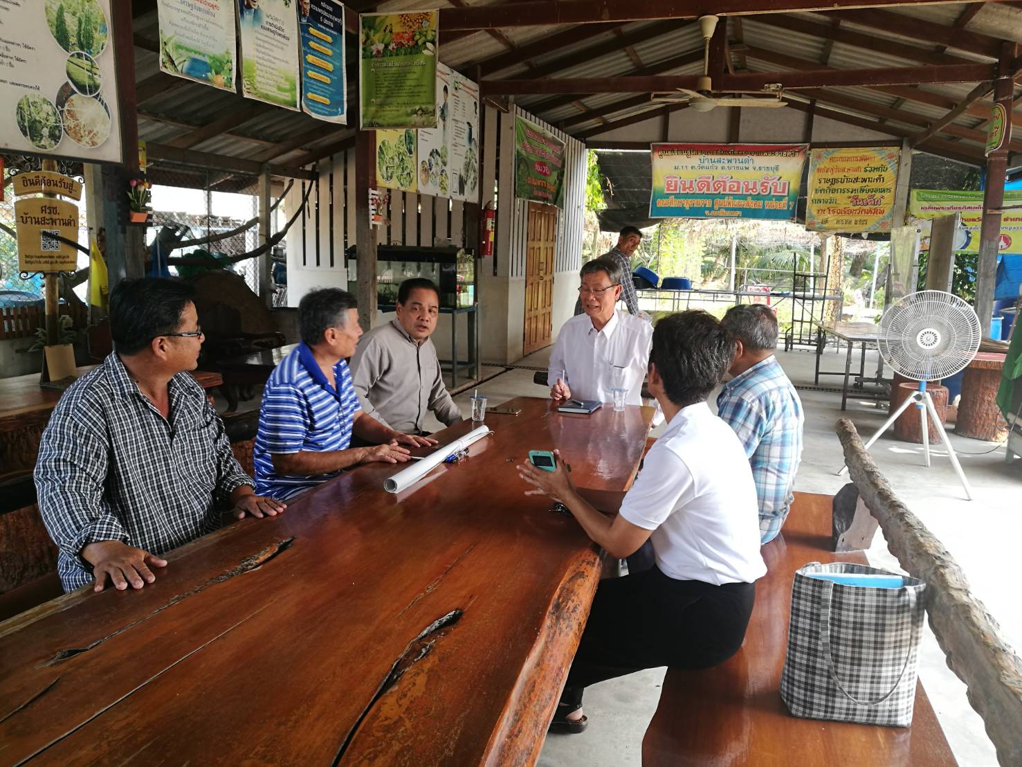 วันที่ 13 มีนาคม 2561 นายไพบุลย์  บูรณสันติ  ผู้ตรวจราชการกรมการพัฒนาชุมชน เขตตรวจราชการที่ 4 ติดตามการขับเคลื่อนงานสำนักงานพัฒนาชุมชนอำเภอบางแพ และอำเภอวัดเพลง