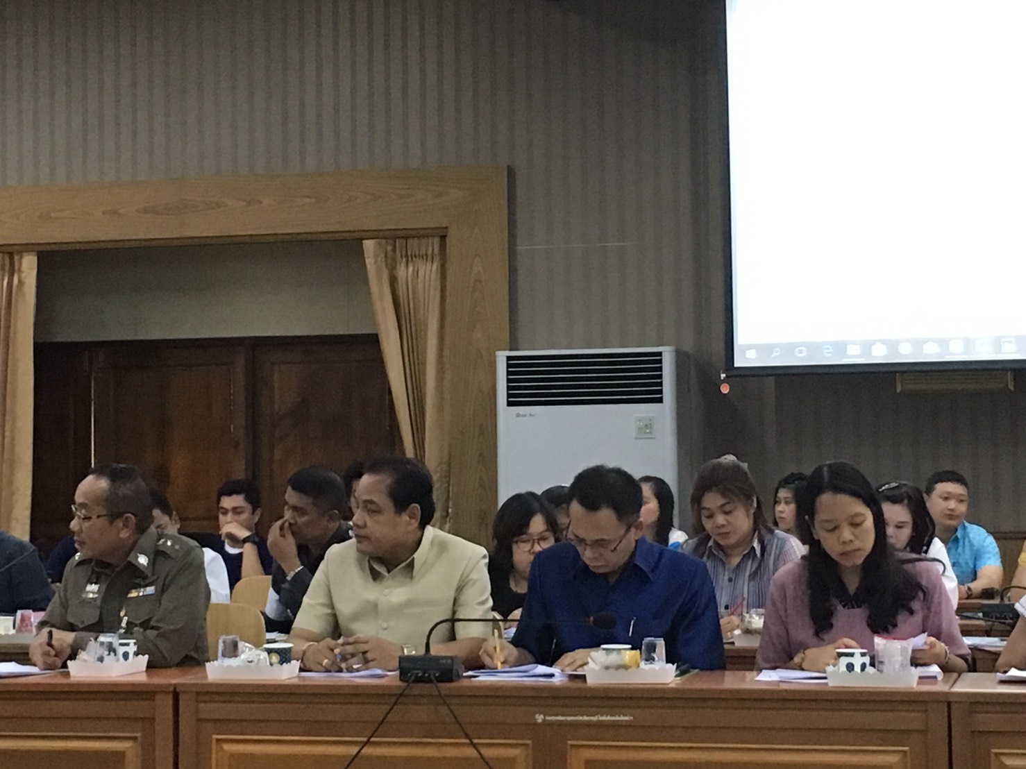 ราชบุรี  ประชุมเตรียมความพร้อมการจัดงาน “ท่องเที่ยวราชบุรีของดีเมืองโอ่ง และงานกาชาด ประจำปี 2561