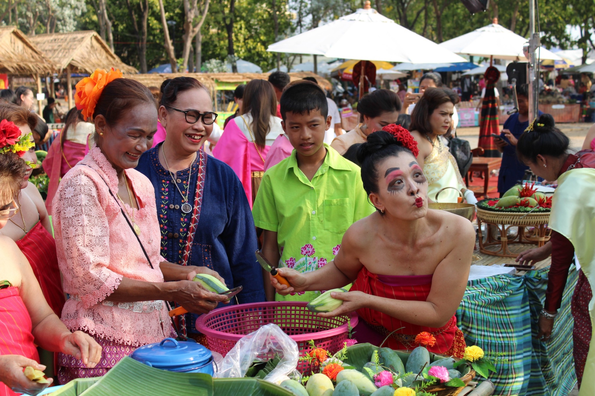 วันที่ 25 มีนาคม 2561 อธิบดีกรมการพัฒนาชุมชน เปิดงาน “ OTOP วิถีชุมชนคนราชบุรี” ในงาน ท่องเที่ยวราชบุรีของดีเมืองโอ่ง และงานกาชาดประจำปี 2561″