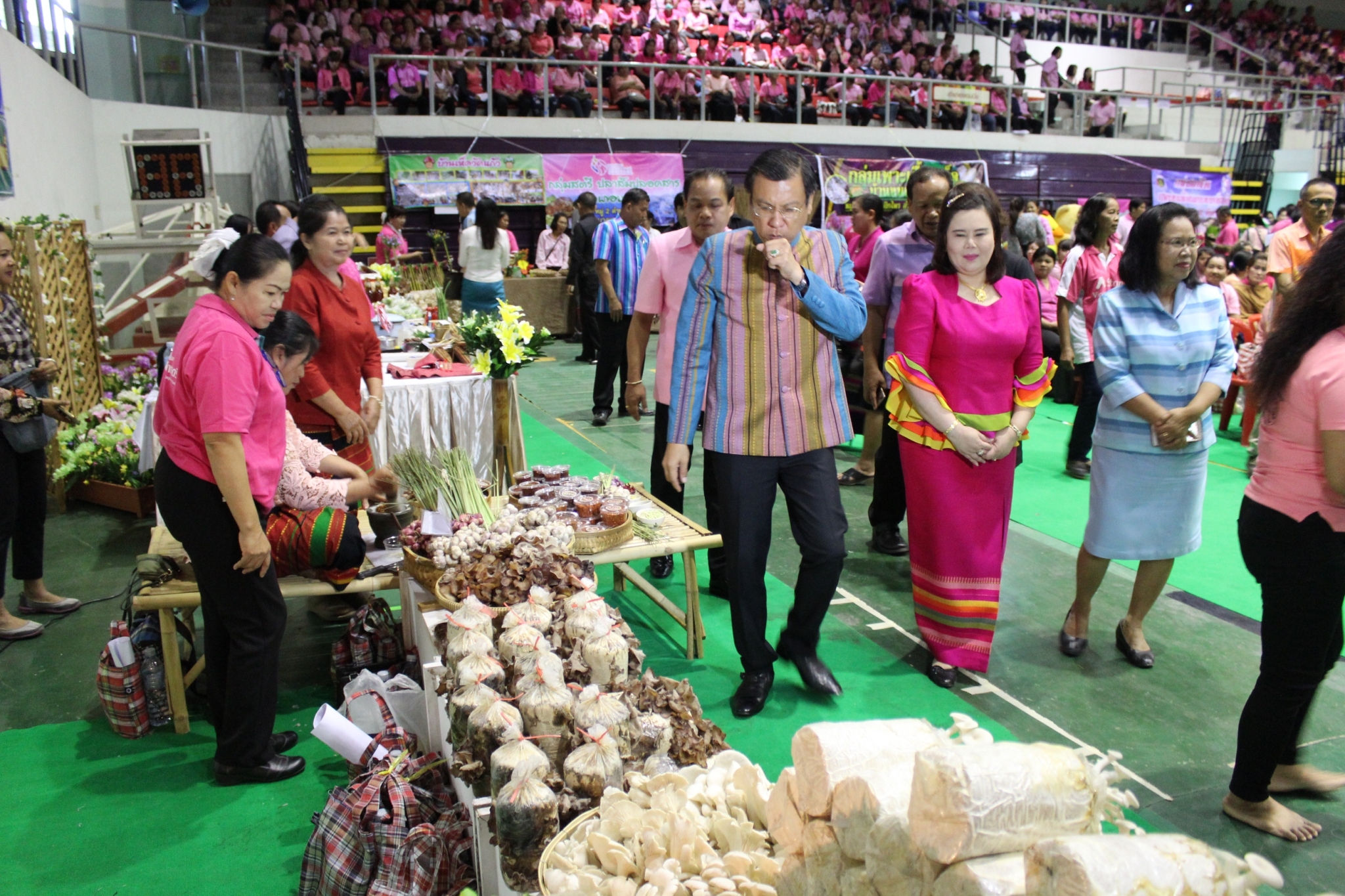 วันที่ 8 มีนาคม 2561 จังหวัดราชบุรี”เพิ่มประสิทธิภาพสตรีสู่การพัฒนาท้องถิ่นอย่างเข้มแข็ง”