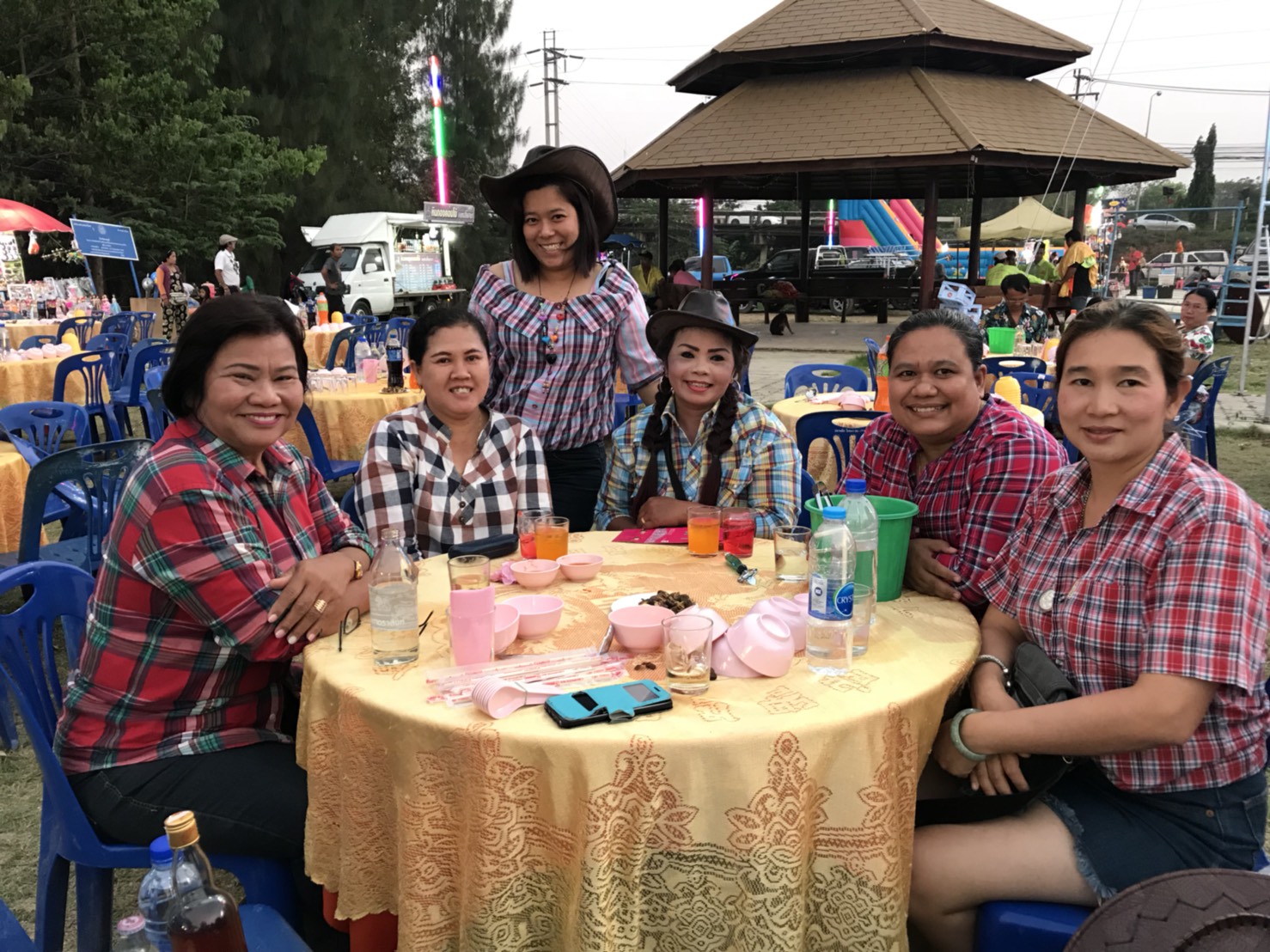 พัฒนาการจังหวัดราชบุรี  ร่วมเปิดงานสตรีสัมพันธ์คนงามบ้านโป่ง