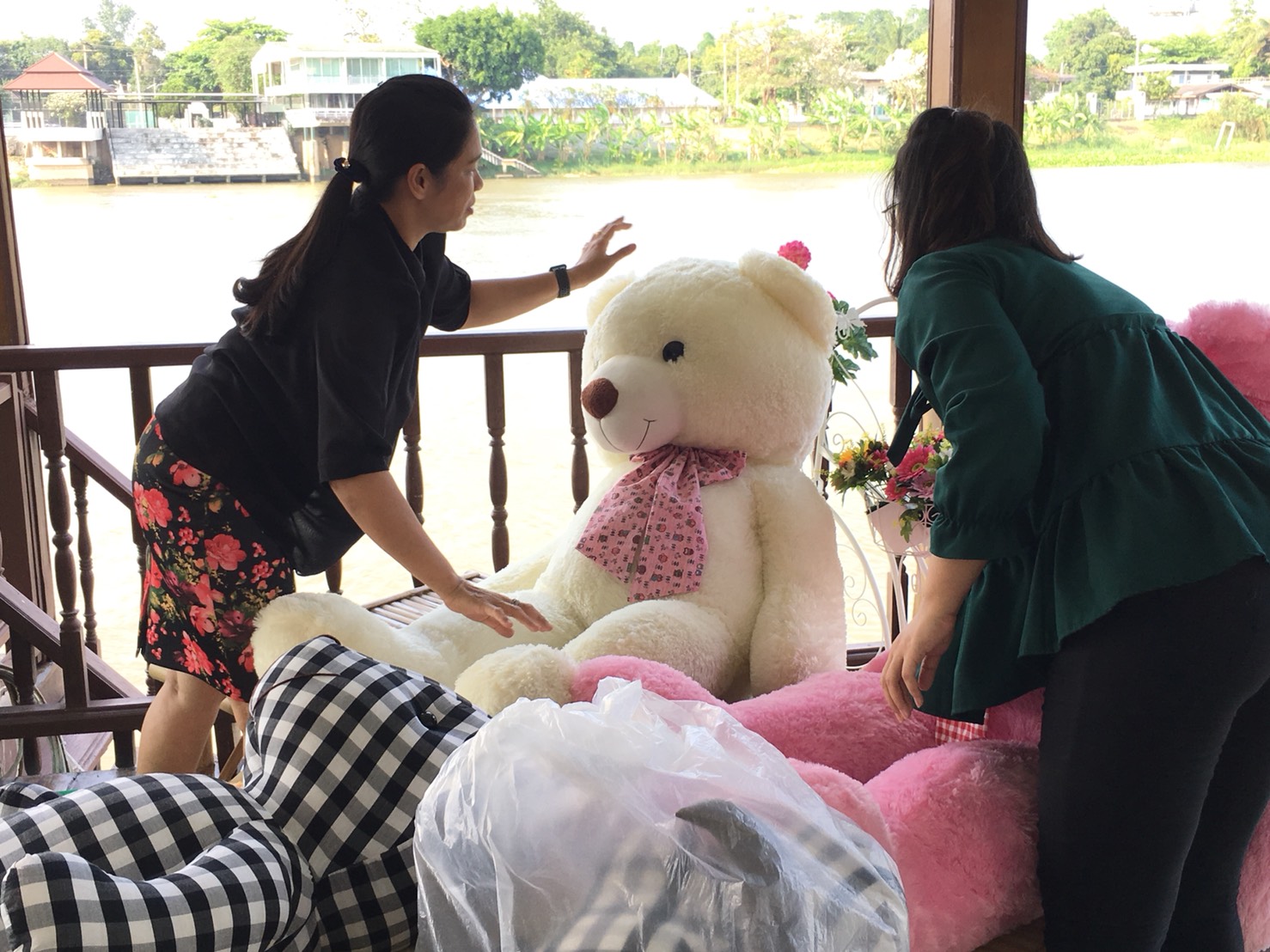 วันที่ 15 มีนาคม 2561 เวลา 10.30 น. จังหวัดราชบุรี แถลงข่าวเตรียมจัดงานท่องเที่ยวราชบุรีของดีเมืองโอ่งและงานกาชาด ประจำปี 2561