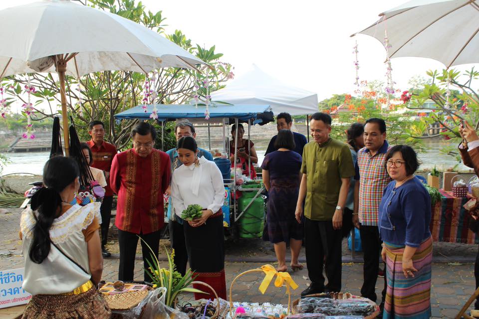ราชบุรี”พิธีเปิดงานมหาวิทยาลัยชีวิตสู่วิสาหกิจชุมชนเมืองราช”