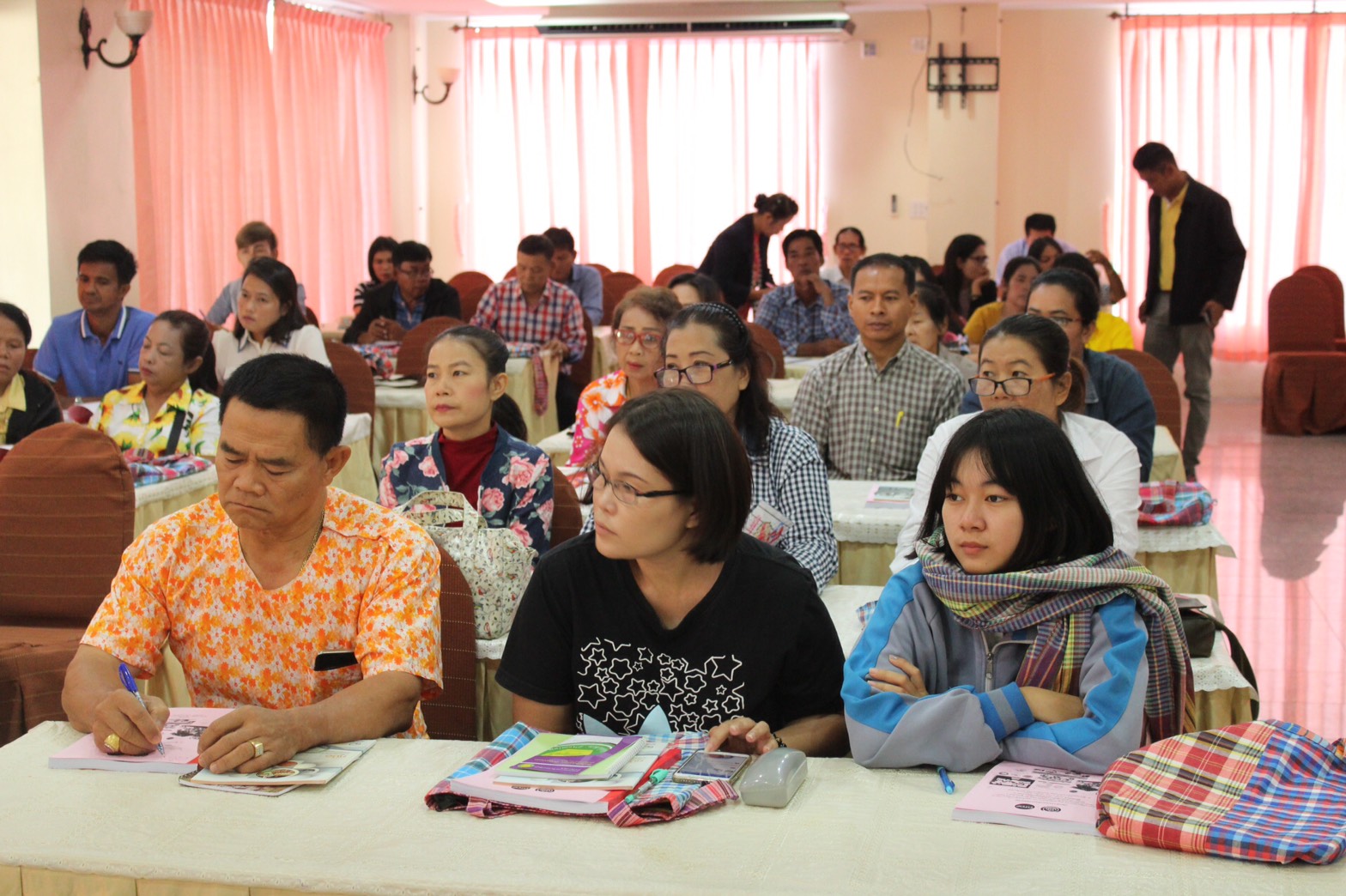 ราชบุรี”จัดการฝึกอบรมโครงการพัฒนาคุณภาพมาตรฐานผลิตภัณฑ์ OTOP ”