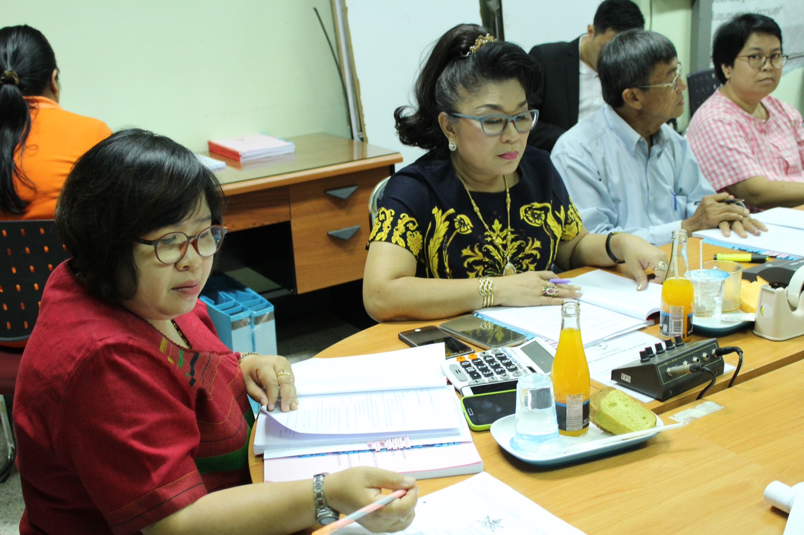 ราชบุรี”ประชุมคณะอนุกรรมการบริหารกองทุนพัฒนาบทบาทสตรีจังหวัดราชบุรี ครั้งที่ 2 / 2561″