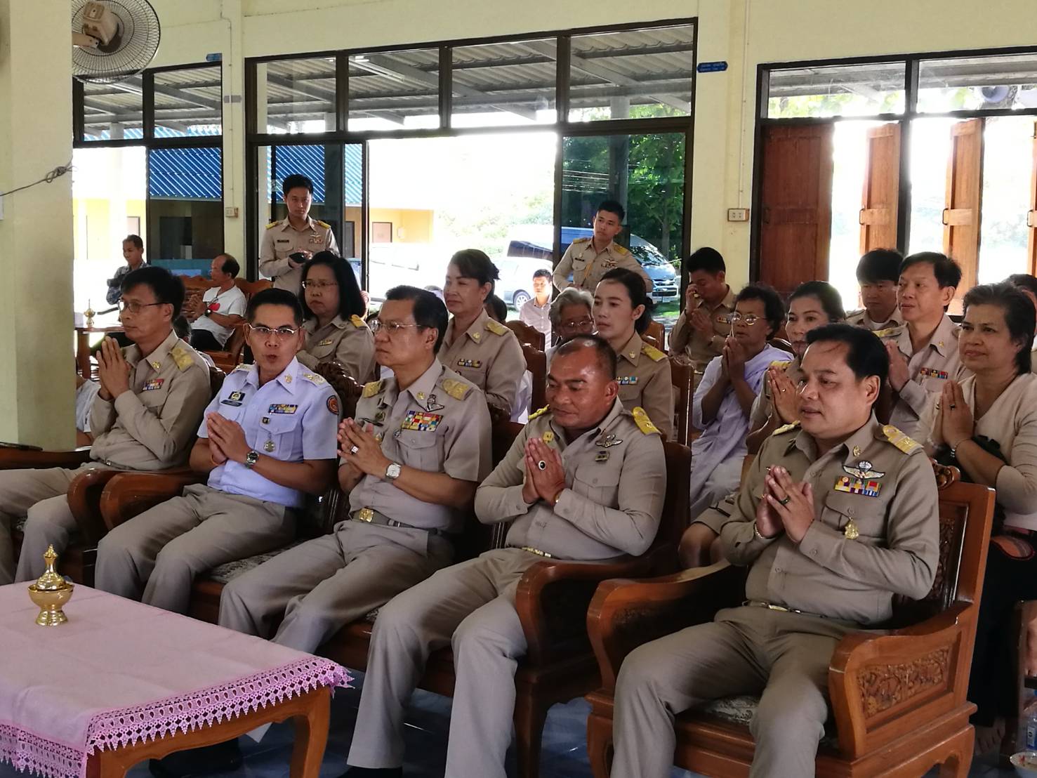 ราชบุรี “ผู้ว่าราชการจังหวัดราชบุรีมอบเงินกองทุนพัฒนาเด็กชนบท ที่อำเภอสวนผึ้ง”