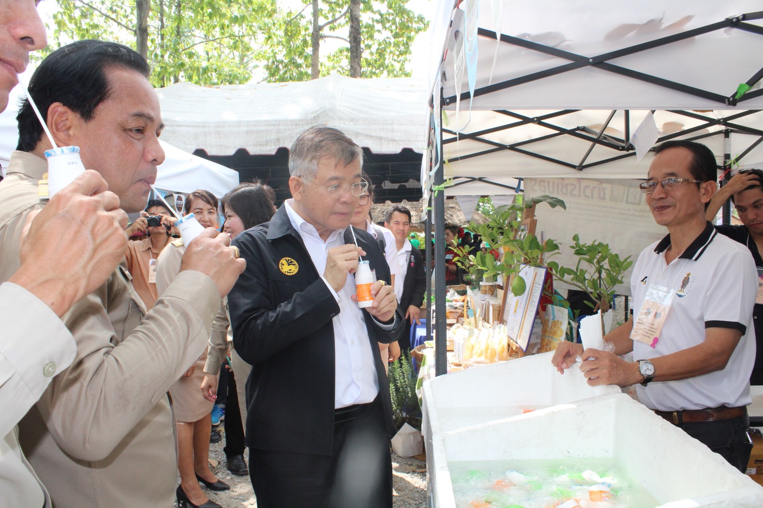 ราชบุรี : อธิบดี ‘เยี่ยมชมและให้กำลังใจ ผู้ผลิต ผู้ประกอบการ OTOP จังหวัดราชบุรี’