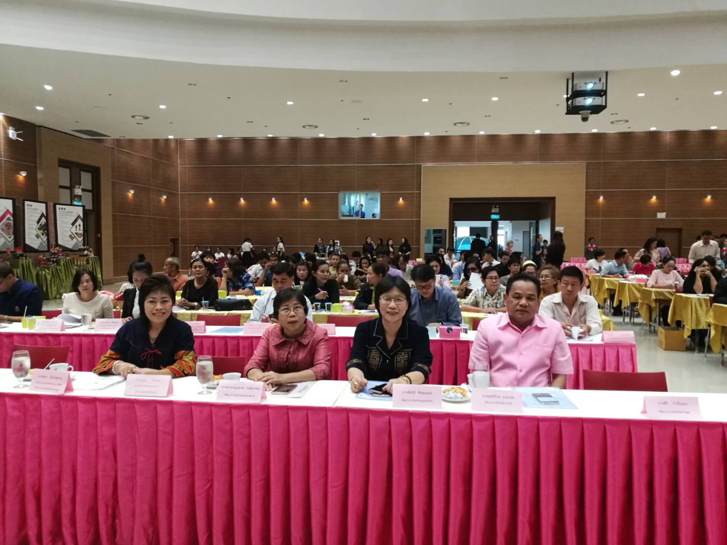 จังหวัดภูมิภาคตะวันตก “ลงนามความร่วมมือ (MOU) การประยุกต์และพัฒนาผลิตภัณฑ์ SMEs และ ผลิตภัณฑ์ OTOP และเศรษฐกิจฐานราก”