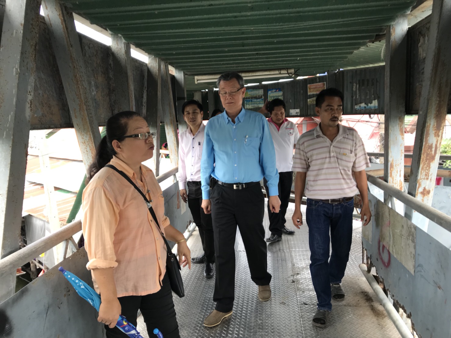 ผู้ตรวจราชการกรมการพัฒนาชุมชน ตรวจติดตามการดำเนินงานสำนักงานพัฒนาชุมชนอำเภอดำเนินสะดวก