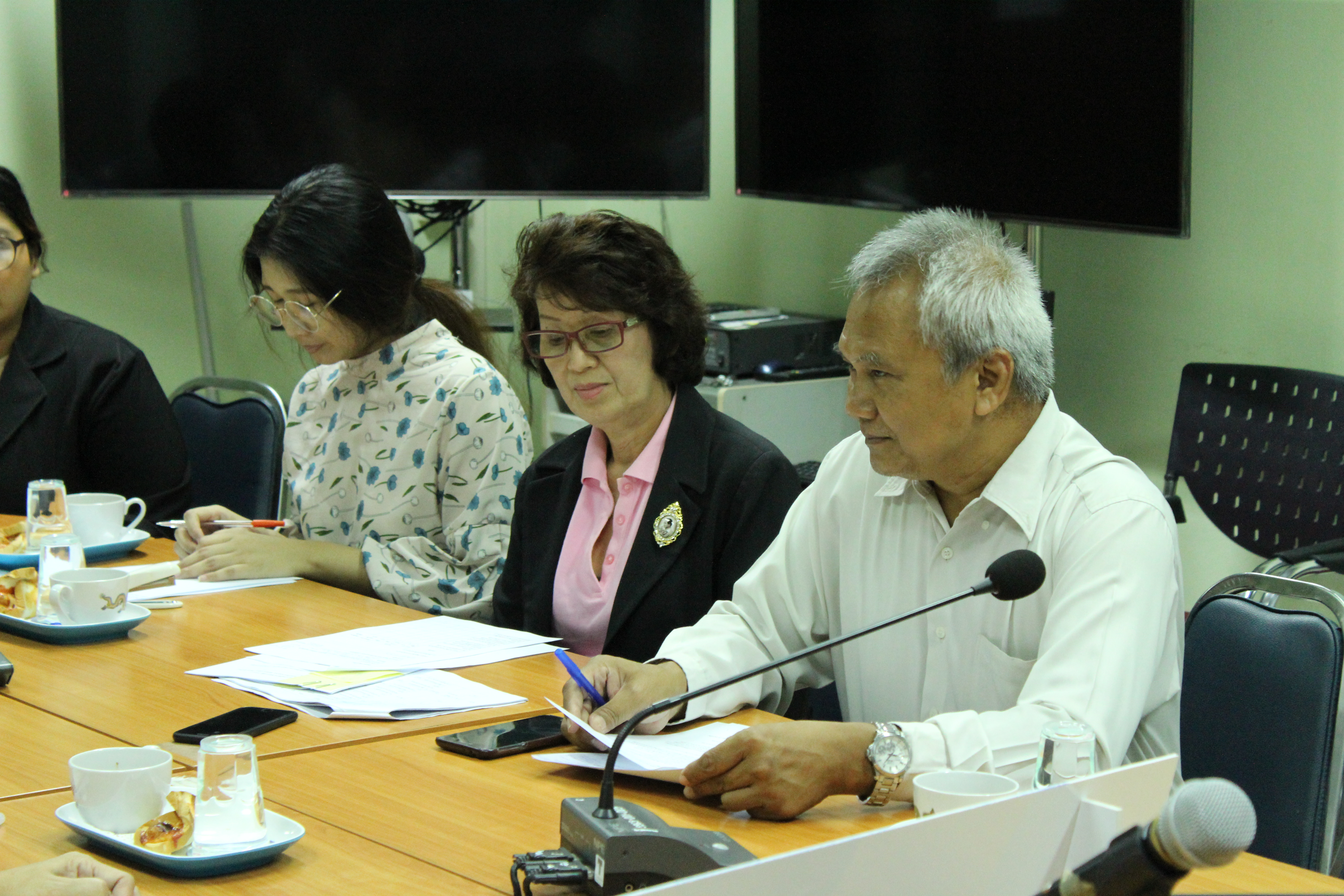 ราชบุรี “หารือแนวทางการจัดทำแบบสอบถามประชาชนผู้เข้าร่วมโครงการภาครัฐ”