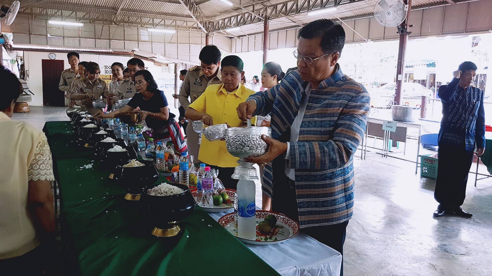 ราชบุรี   ‘สร้างรอยยิ้มให้แก่ประชาชน’