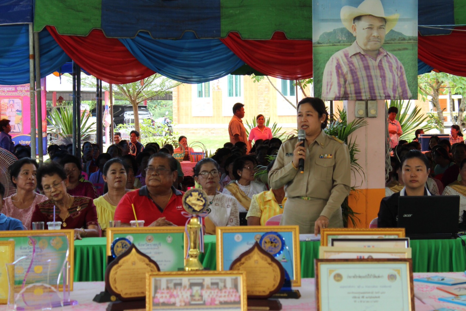 ราชบุรี  รับการ”คัดเลือกพัฒนาชุมชนใสสะอาด และ ข้าราชการดีเด่น  ประจำปี 2561″