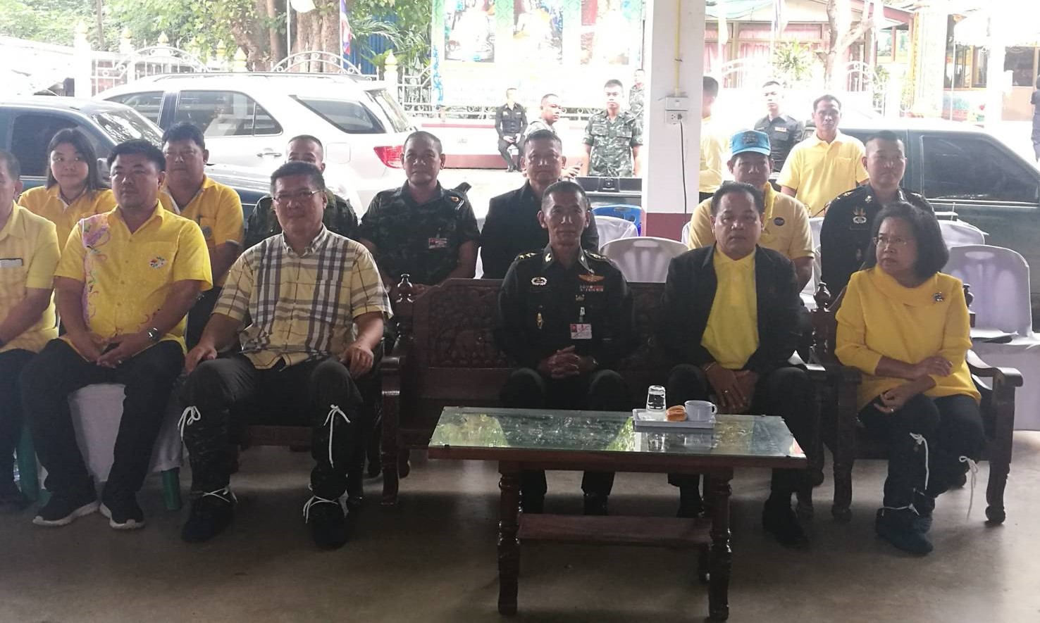 ชาวโพธาราม จังหวัดราชบุรี  ร่วมกิจกรรมกำจัดวัชพืชและผักตบชวา ตามโครงการจิตอาสาเพื่อพัฒนาลำน้ำกับชีวิตฯ