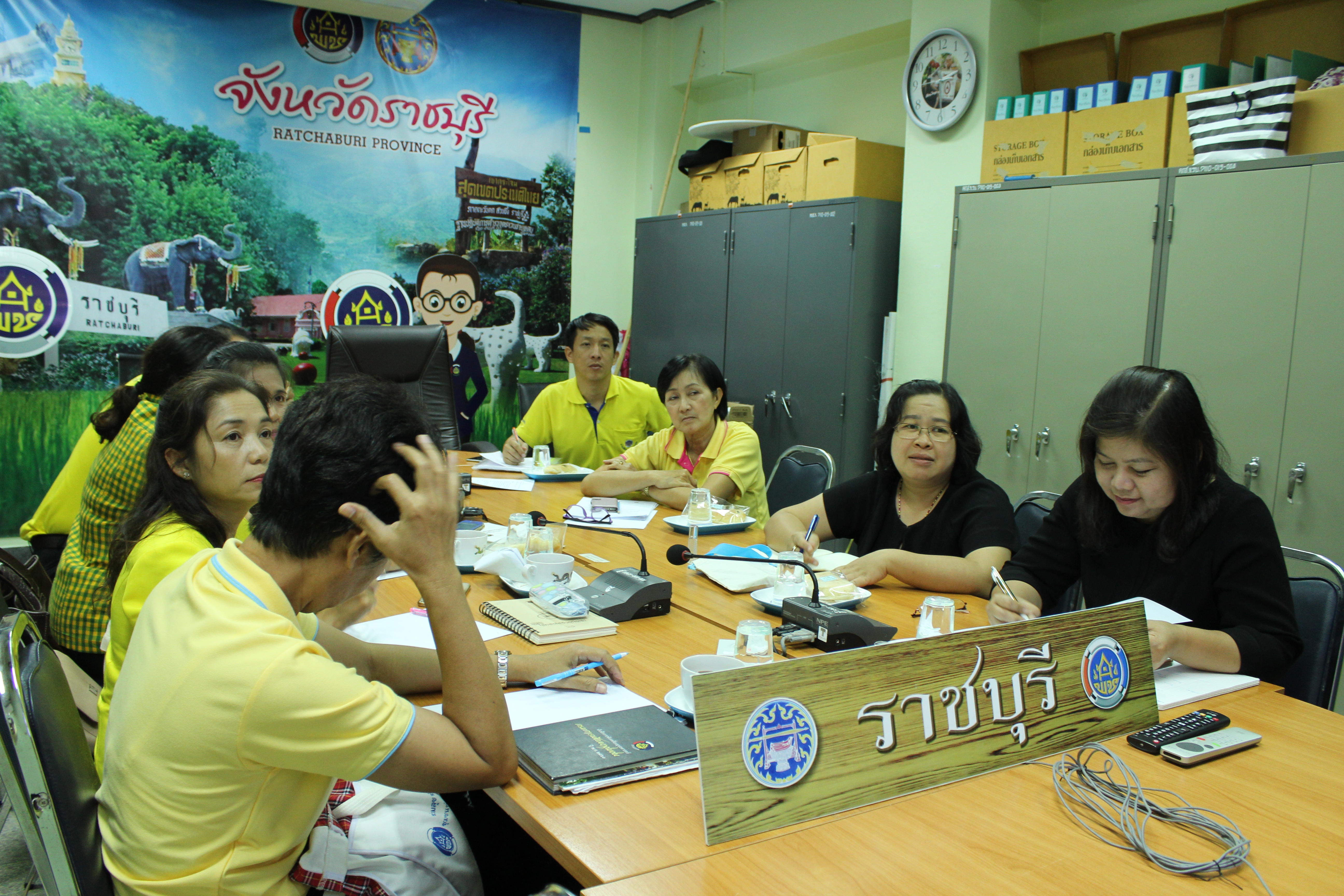 ราชบุรี “ติดตามรับชมการประชุมติดตามเร่งรัดการดำเนินงานกองทุนพัฒนาบทบาทสตรี”