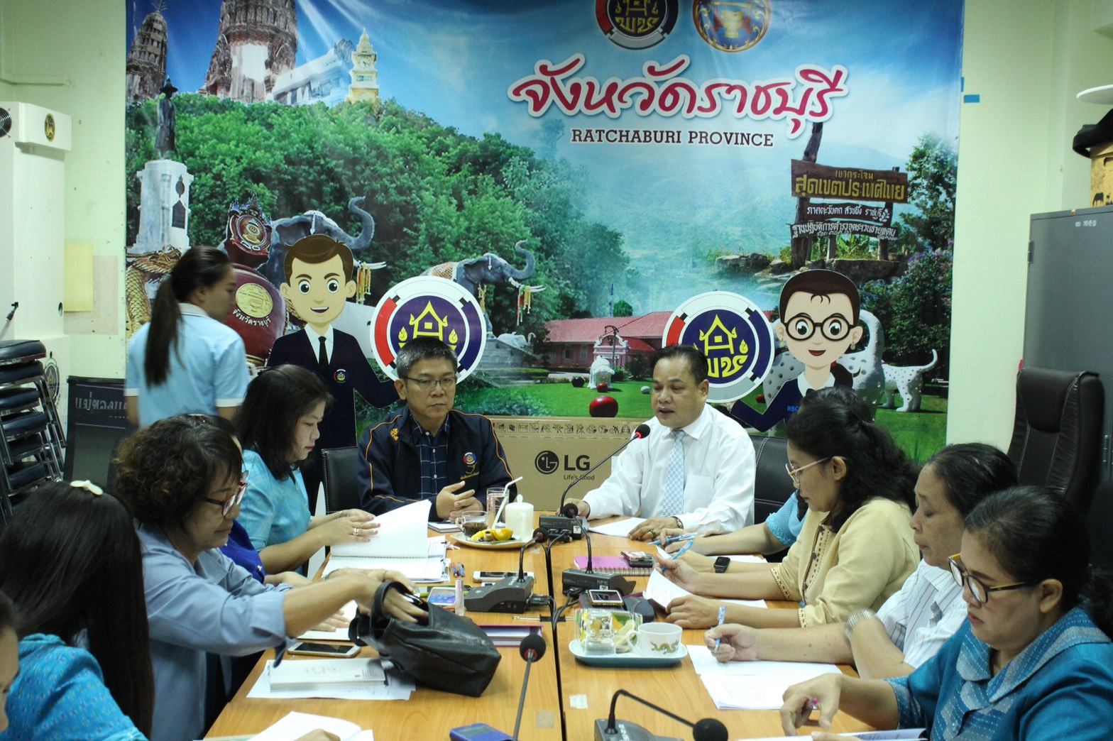 ราชบุรี “ประชุมติดตามการดำเนินงานโครงการชุมชนท่องเที่ยว OTOP นวัตวิถี จังหวัดราชบุรี”