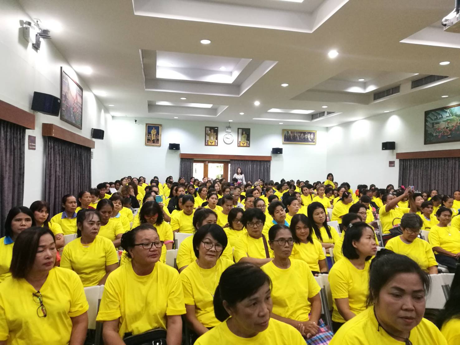 ราชบุรี  “จัดโครงการเพิ่มประสิทธิภาพคณะกรรมการกองทุนพัฒนาบทบาทสตรี” รุ่นที่ 1