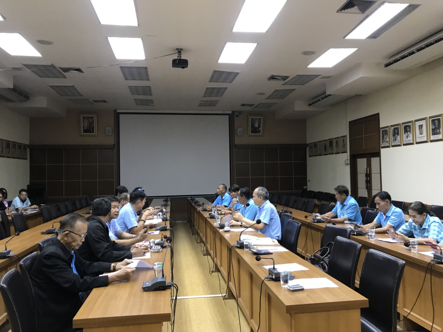 ราชบุรี”ประชุมคัดเลือกคณะกรรมการเครือข่ายกองทุนแม่ของแผ่นดิน จังหวัดราชบุรี”