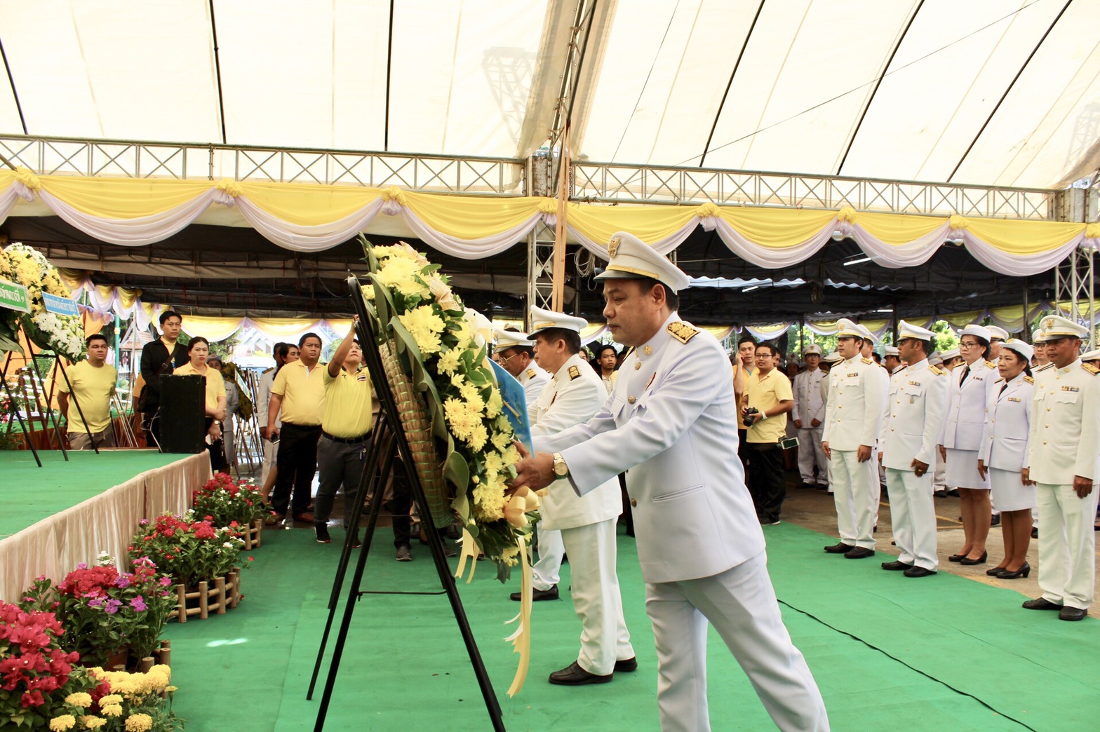 ราชบุรี “ร่วมพิธีบำเพ็ญกุศลและกิจกรรมน้อมรำลึกเนื่องในวันคล้ายวันสวรรคต พระบาทสมเด็จพระปรมินทรมหาภูมิพลอดุลยเดช บรมนาถบพิตร”