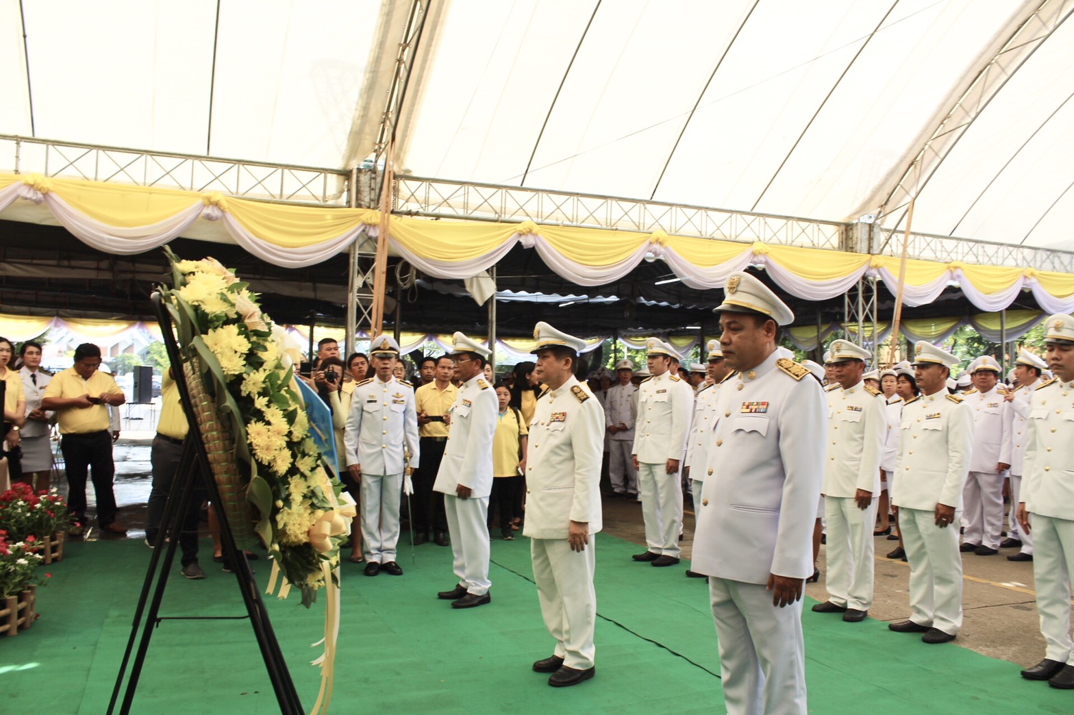 ราชบุรี “ร่วมพิธีบำเพ็ญกุศลและกิจกรรมน้อมรำลึกเนื่องในวันคล้ายวันสวรรคต พระบาทสมเด็จพระปรมินทรมหาภูมิพลอดุลยเดช บรมนาถบพิตร”