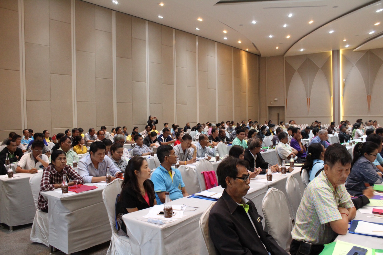 ราชบุรี “ประชุมโครงการเสริมสร้างความเข้มแข็ง การบริหารจัดการกองทุนหมู่บ้านและชุมชนเมือง จังหวัดราชบุรี”