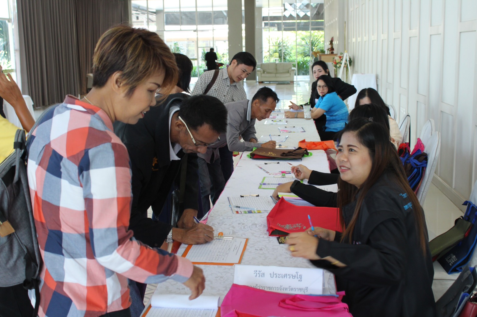 ราชบุรี “ประชุมโครงการเสริมสร้างความเข้มแข็ง การบริหารจัดการกองทุนหมู่บ้านและชุมชนเมือง จังหวัดราชบุรี”