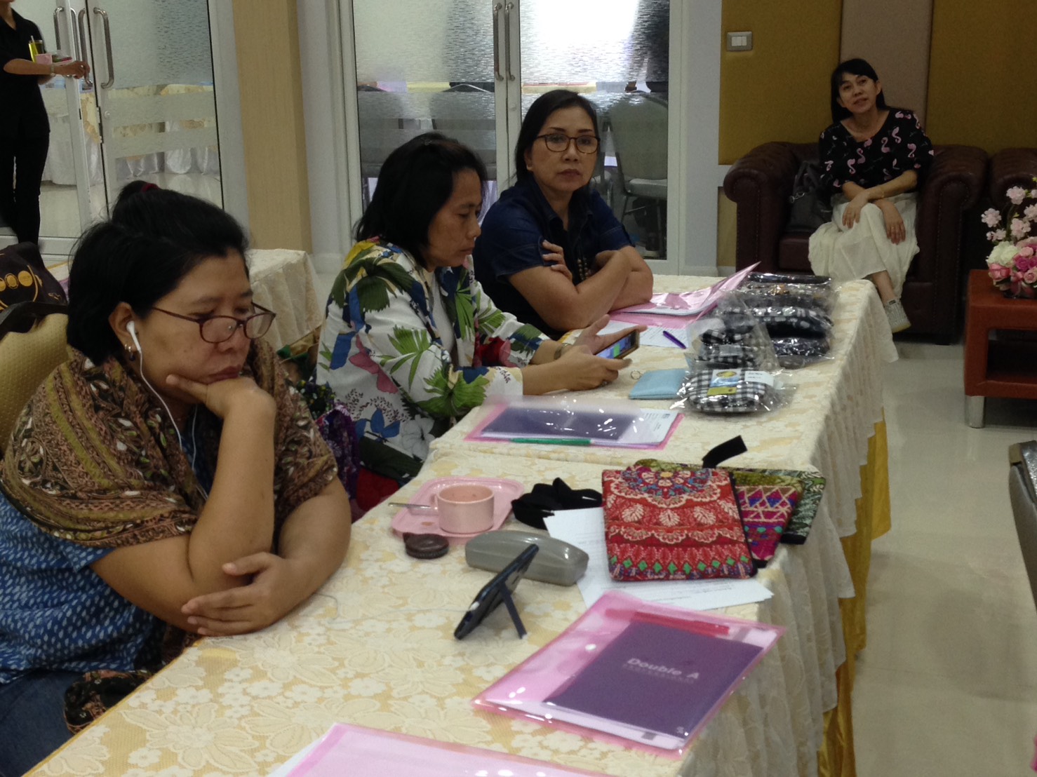 ประชุมเชิงปฏิบัติการ การยกระดับมาตรฐานผลิตภัณฑ์ OTOP กลุ่มปรับตัวสู่การพัฒนา (กลุ่ม D)