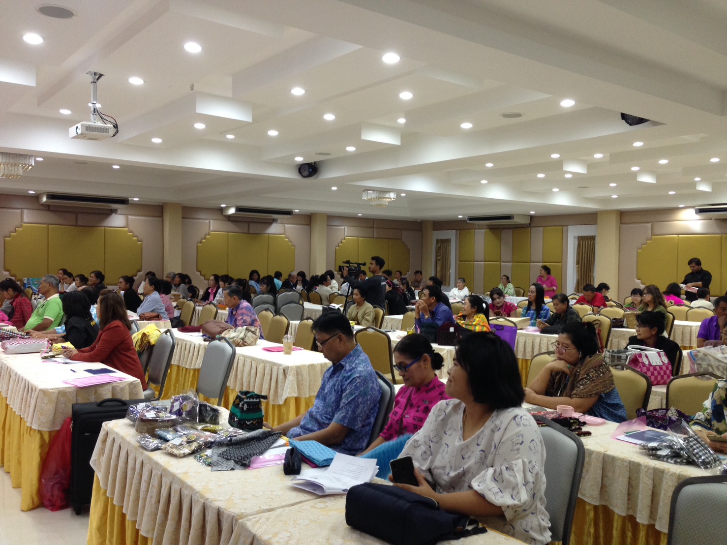 ประชุมเชิงปฏิบัติการ การยกระดับมาตรฐานผลิตภัณฑ์ OTOP กลุ่มปรับตัวสู่การพัฒนา (กลุ่ม D)