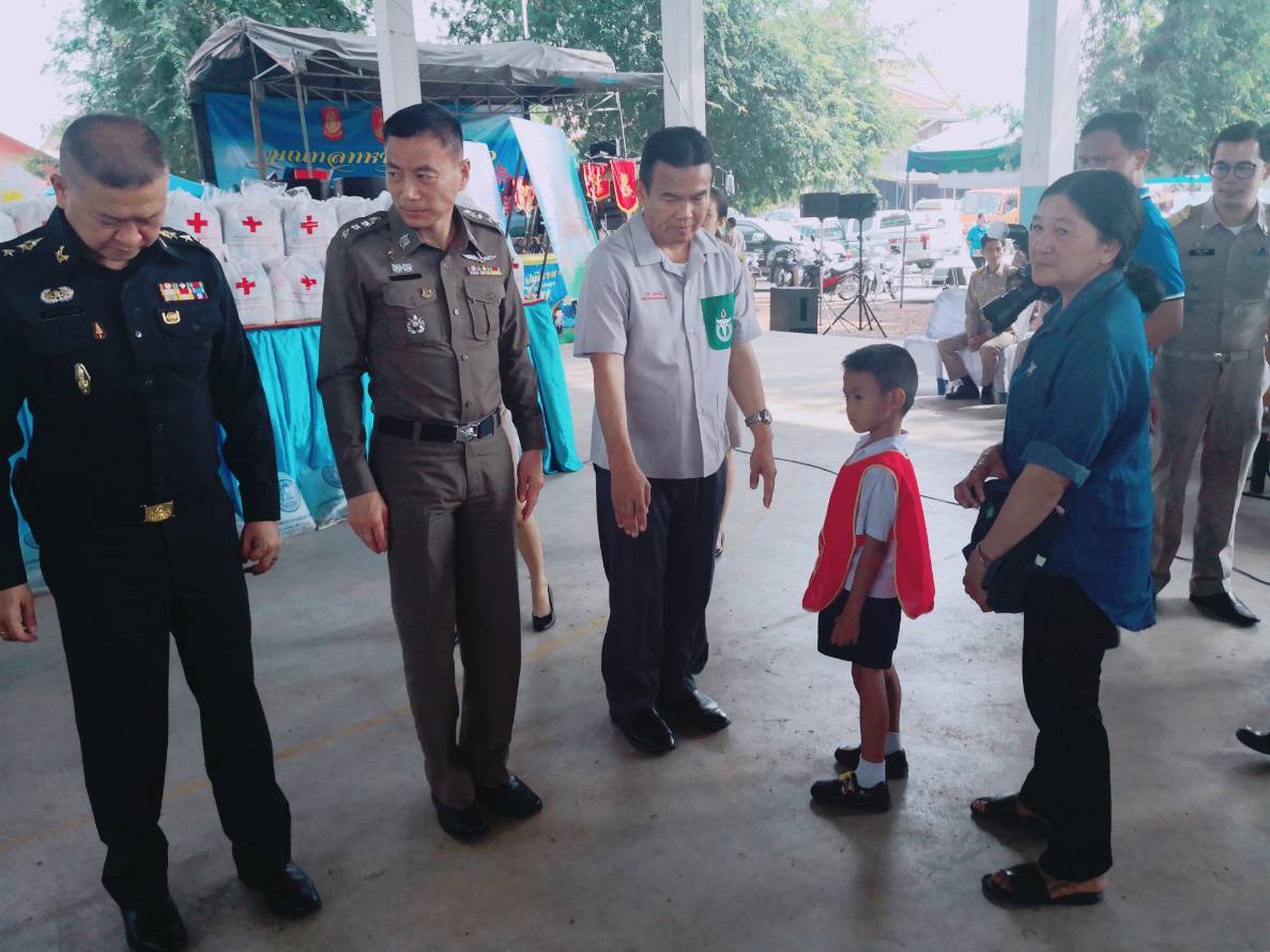 จังหวัดราชบุรีจัดหน่วยบำบัดทุกข์ บำรุงสุข สร้างรอยยิ้มเพื่อประชาชนที่วัดเกาะศาลพระ อำเภอวัดเพลง