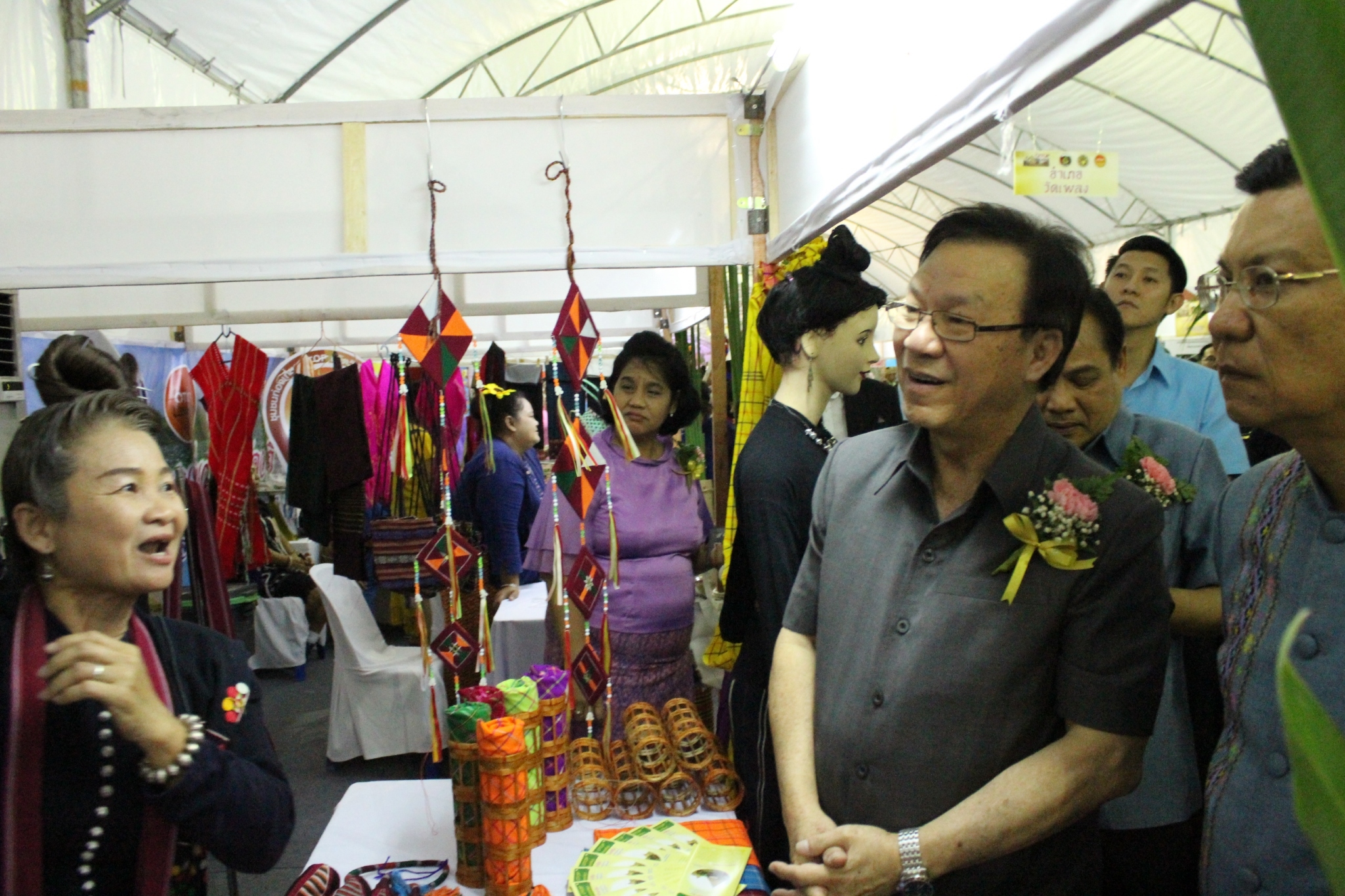 ราชบุรี”จัดแสดงจำหน่ายสินค้าและบริการท่องเที่ยว ชุมชนชนท่องเที่ยว OTOP นวัตวิถี จังหวัดราชบุรี”