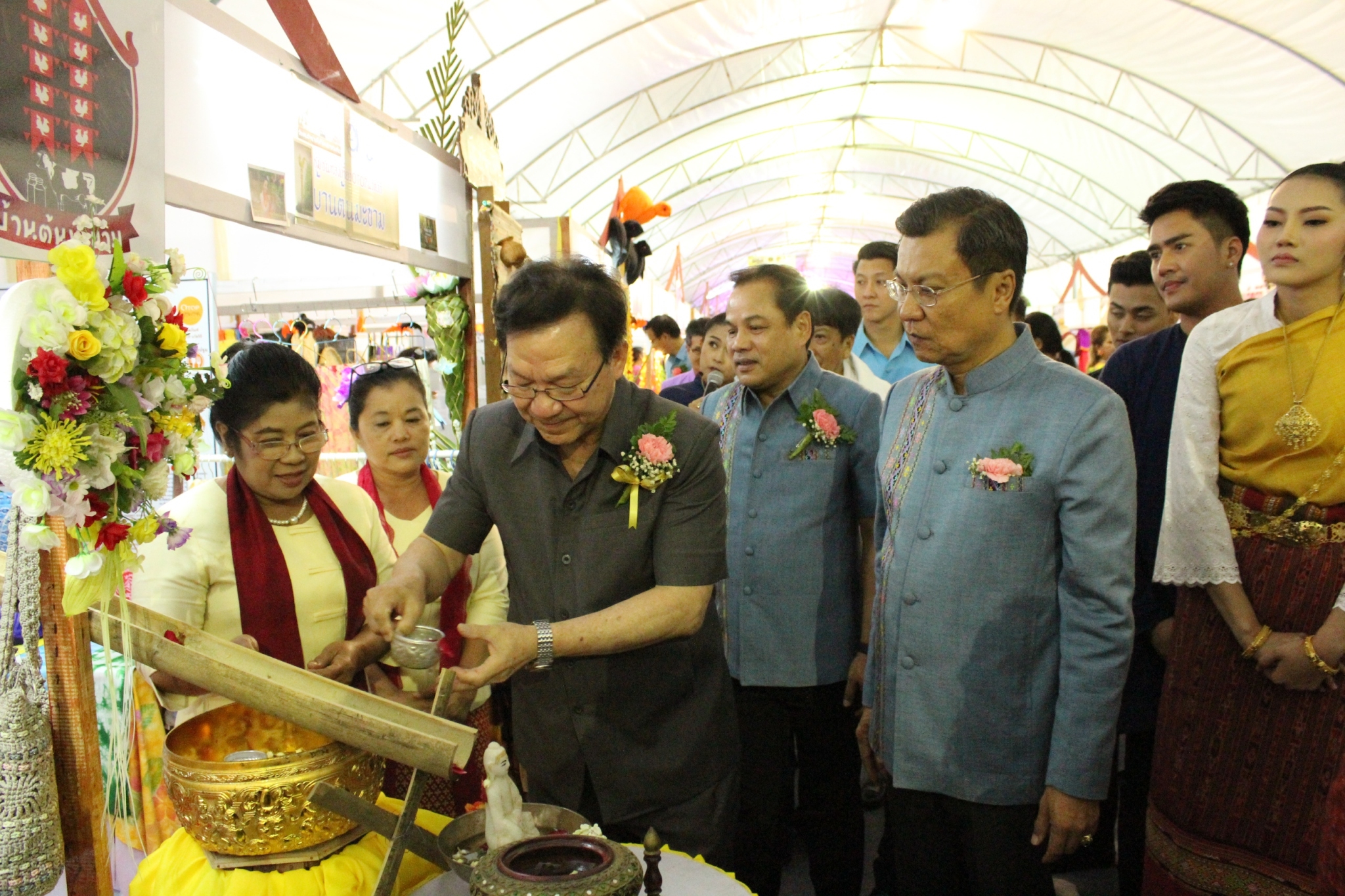 ราชบุรี”จัดแสดงจำหน่ายสินค้าและบริการท่องเที่ยว ชุมชนชนท่องเที่ยว OTOP นวัตวิถี จังหวัดราชบุรี”