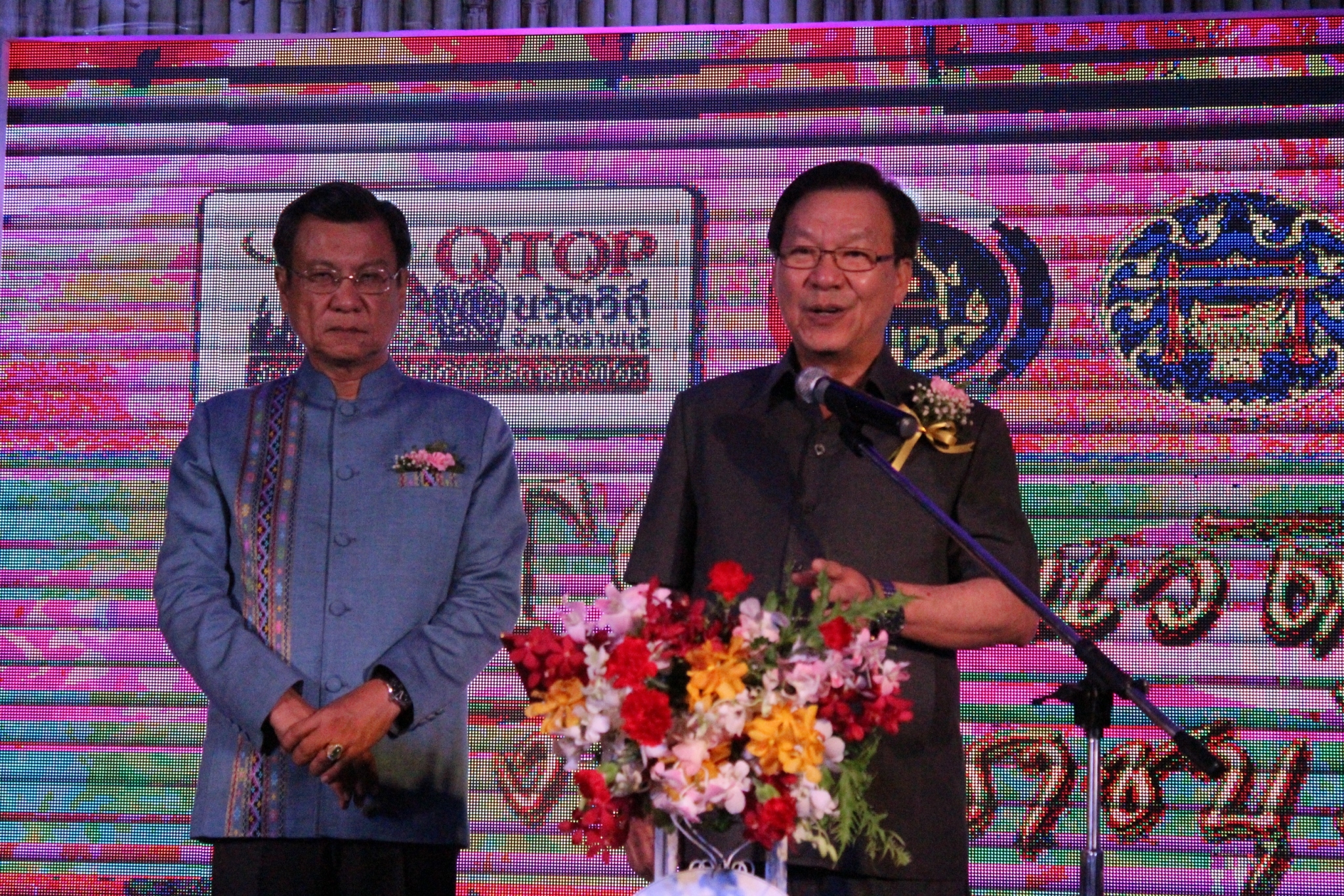 ราชบุรี”จัดแสดงจำหน่ายสินค้าและบริการท่องเที่ยว ชุมชนชนท่องเที่ยว OTOP นวัตวิถี จังหวัดราชบุรี”