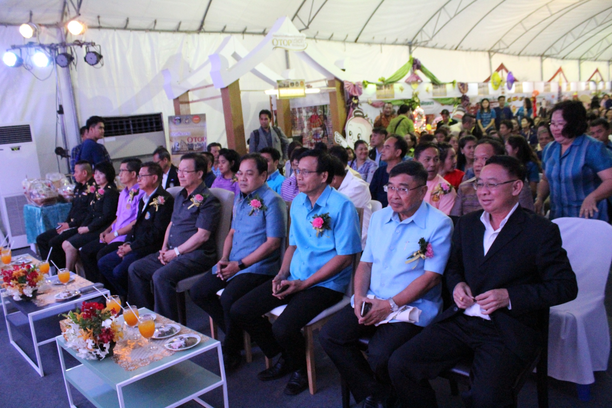 ราชบุรี”จัดแสดงจำหน่ายสินค้าและบริการท่องเที่ยว ชุมชนชนท่องเที่ยว OTOP นวัตวิถี จังหวัดราชบุรี”