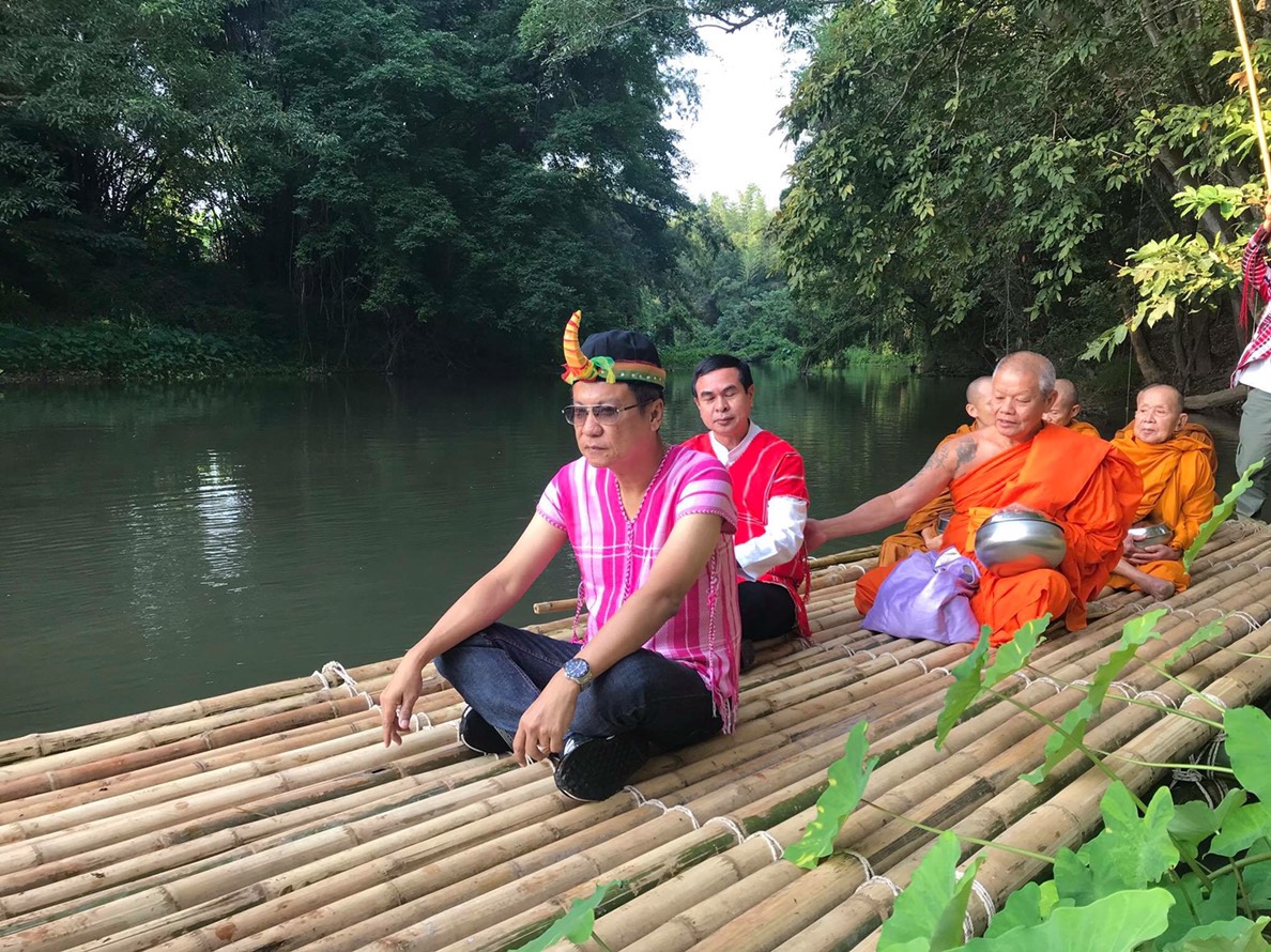 ราชบุรี   “เปิดตลาดโอ๊ะป่อย”