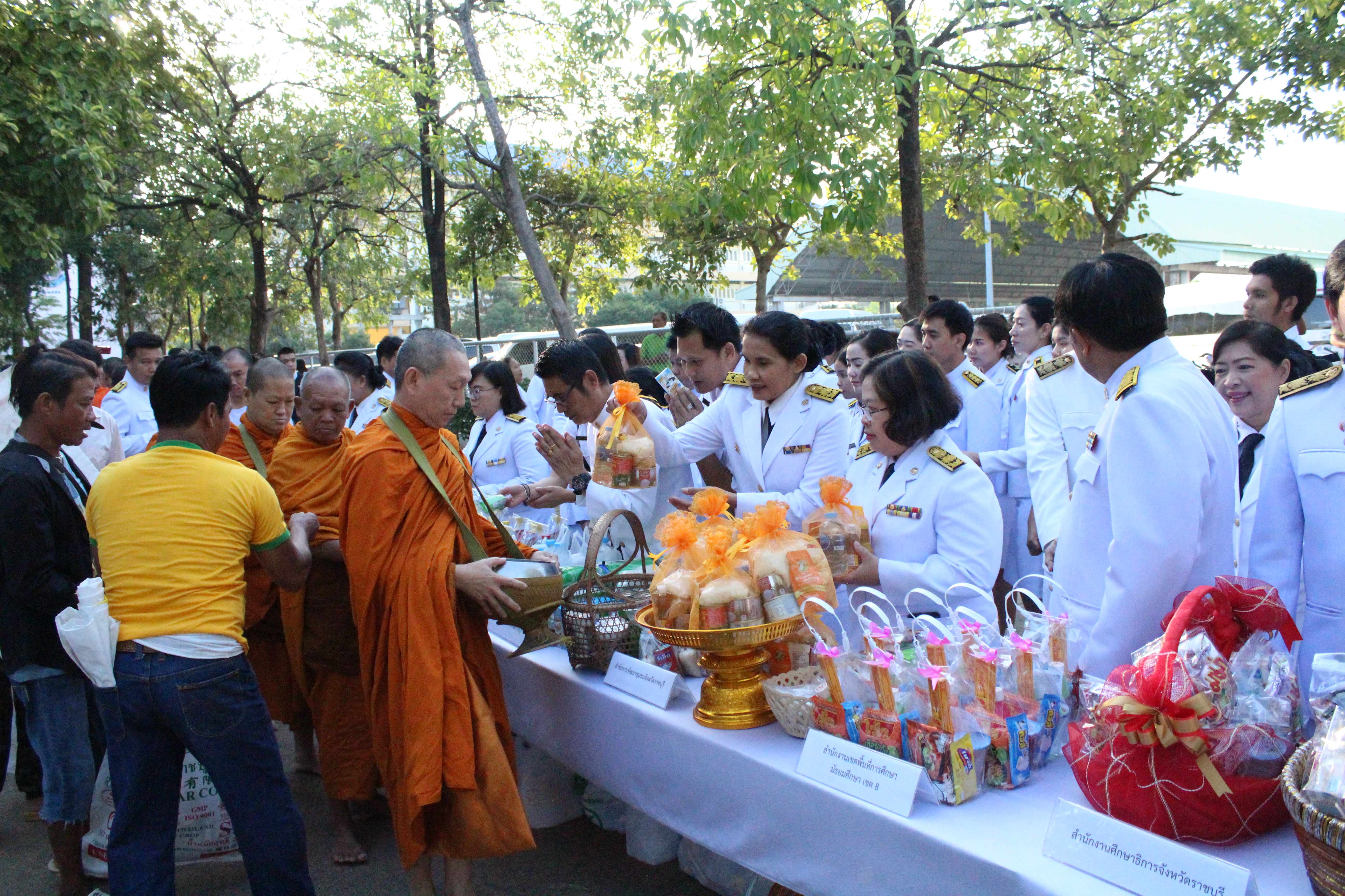 ราชบุรี “ร่วมพิธีวันคล้ายวันเฉลิมพระชนมพรรษา พระบาทสมเด็จพระปรมินทรมหาภูมิพลอดุลยเดช บรมนาถบพิตร วันชาติ และวันพ่อแห่งชาติ”