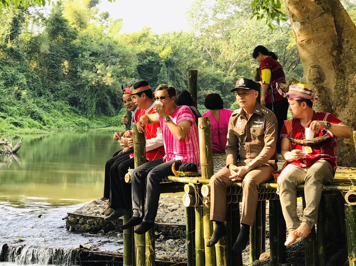 ราชบุรี   “เปิดตลาดโอ๊ะป่อย”