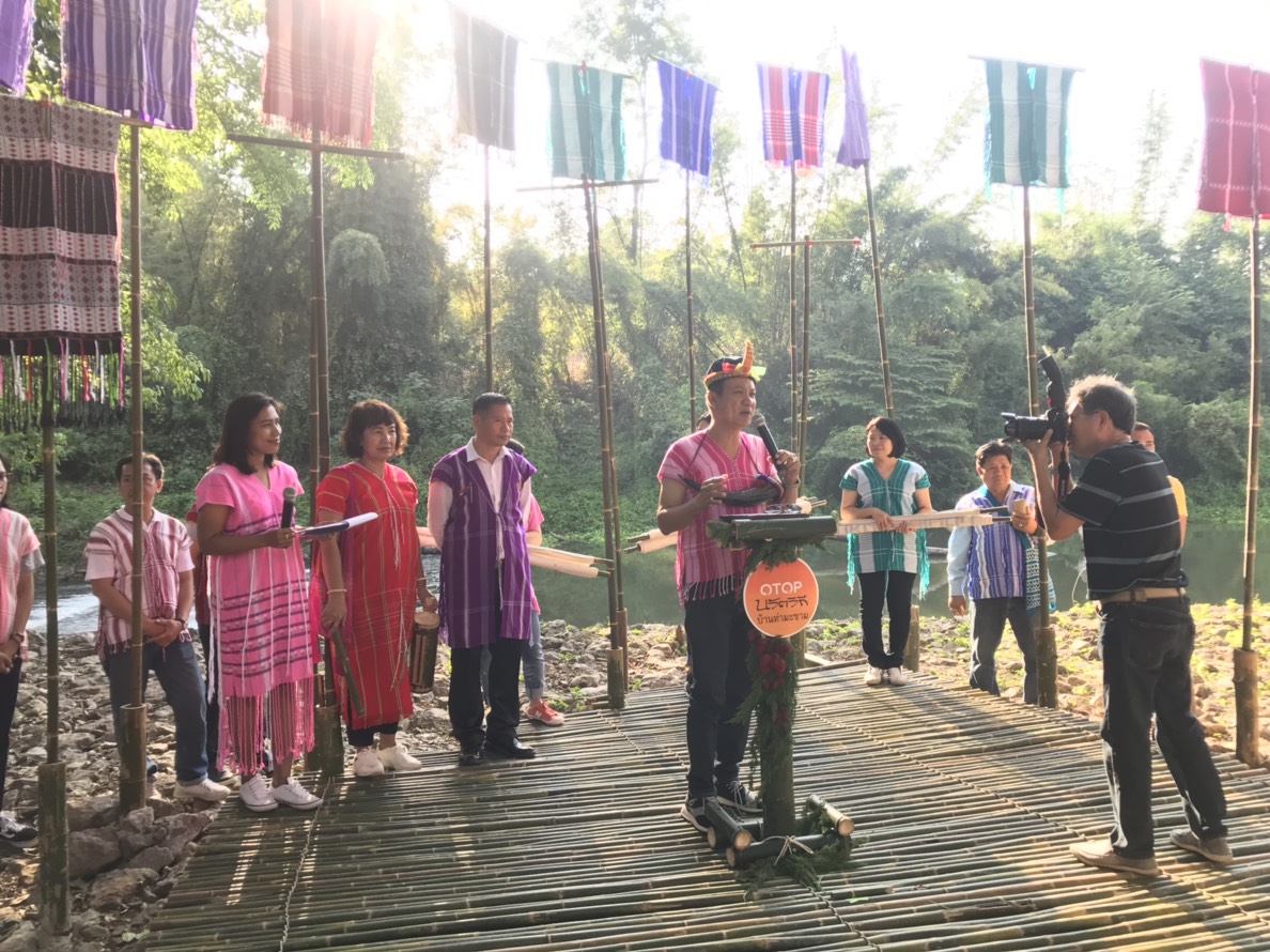 ราชบุรี   “เปิดตลาดโอ๊ะป่อย”