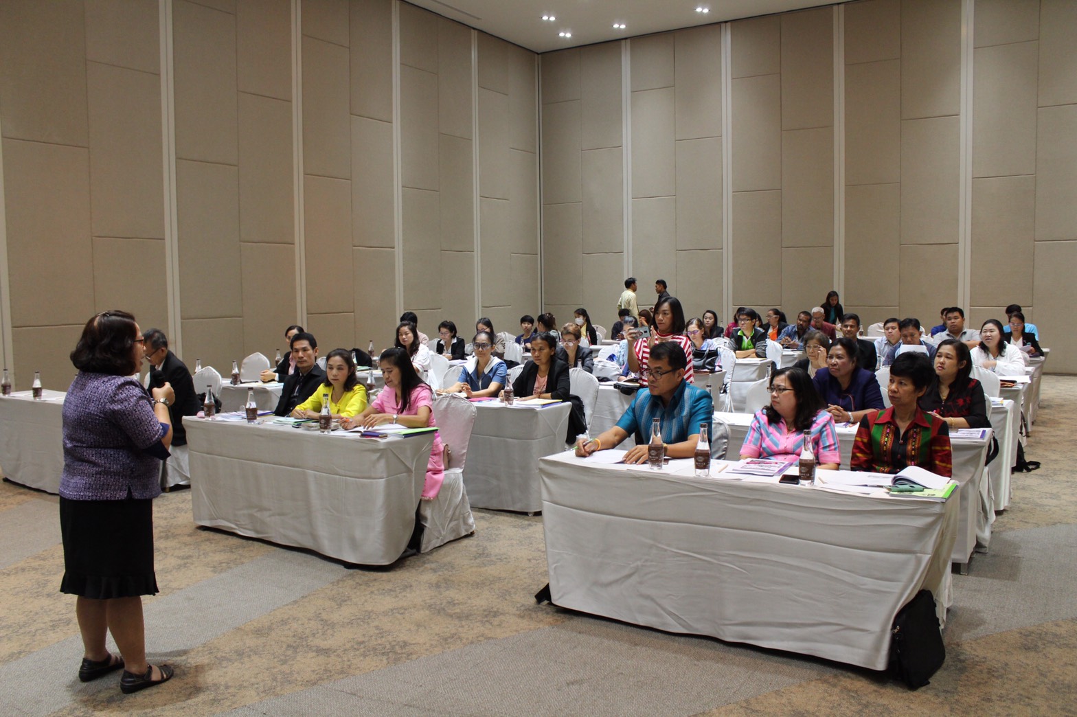 ราชบุรี “ขับเคลื่อนการดำเนินงานเพื่อส่งเสริมผู้ประกอบการชุมชนตามแนวทาง D-HOPE”