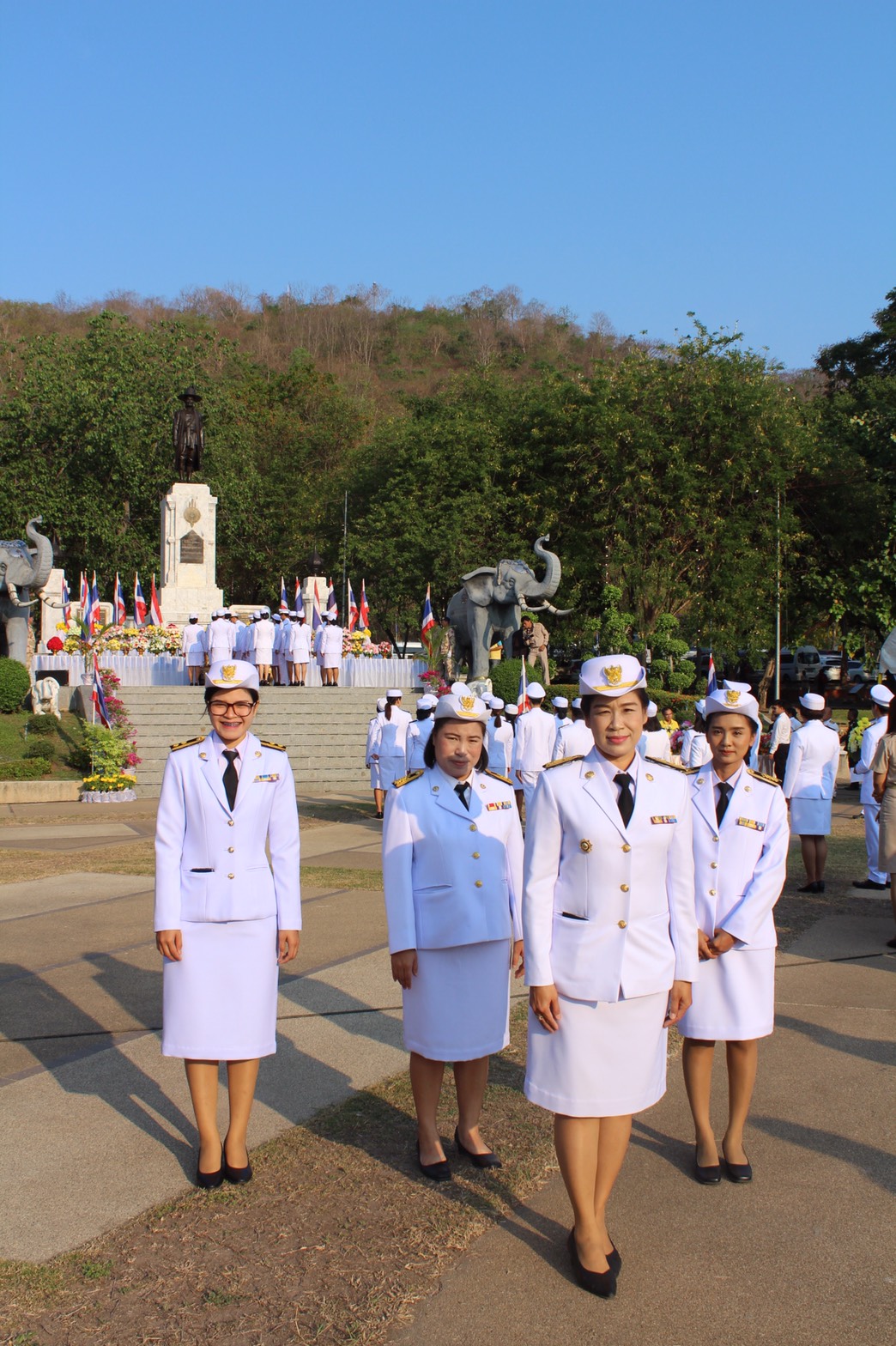 ราชบุรี”สำนักงานพัฒนาชุมชนจังหวัดราชบุรี ร่วมพิธีวันจักรี”