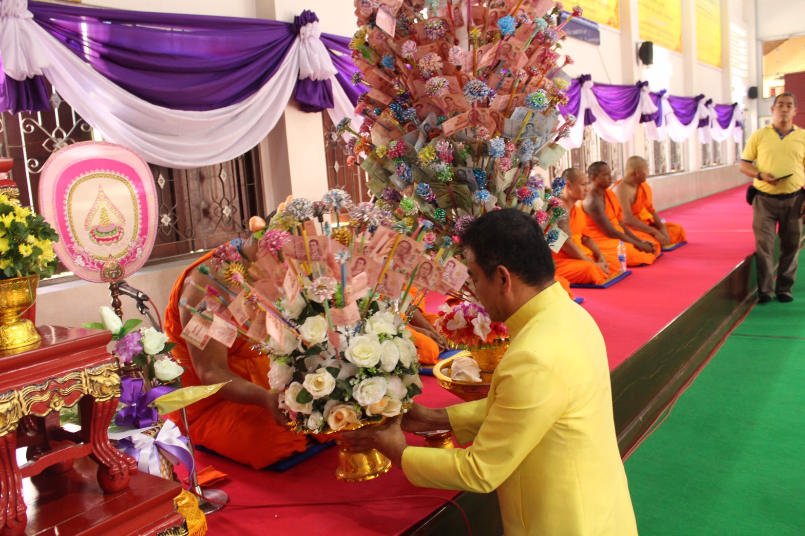 ราชบุรี”ทอดผ้าป่าสมทบกองทุนพัฒนาเด็กชนบทในพระราชูปถัมภ์ สมเด็จพระเทพรัตนราชสุดาฯ สยามบรมราชกุมารี”