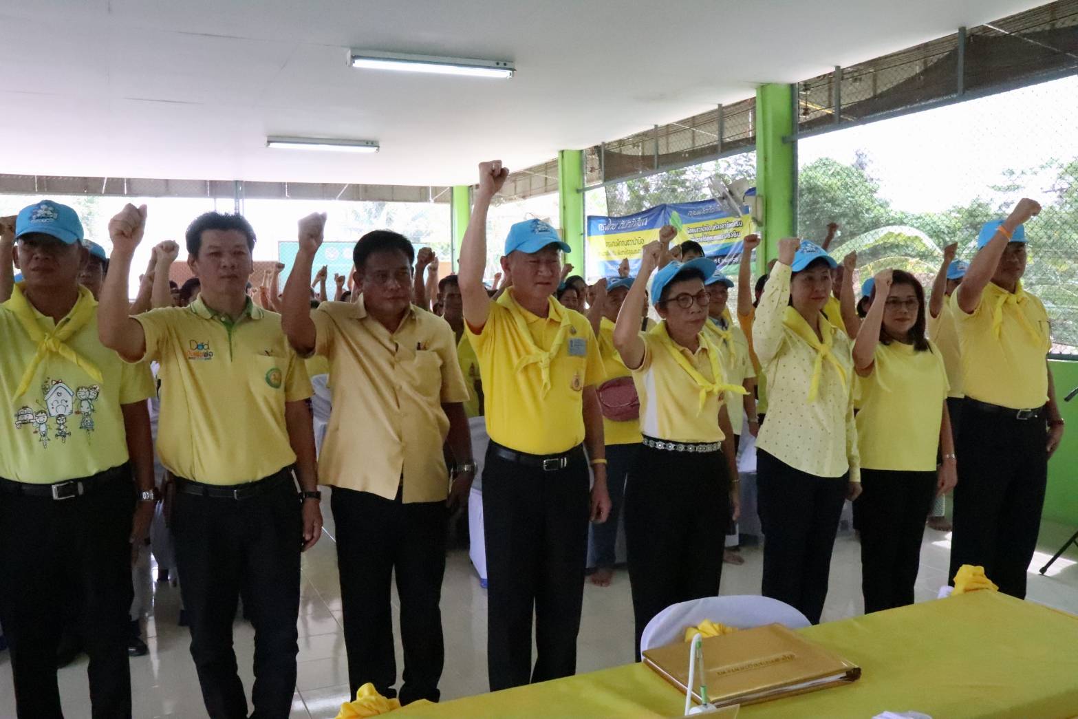 จังหวัดราชบุรีเปิดโครงการพัฒนาหมู่บ้านเศรษฐกิจพอเพียงเฉลิมพระเกียรติเนื่องในพระราชพิธีบรมราชาภิเษกพร้อมกันทั่วทั้งจังหวัด