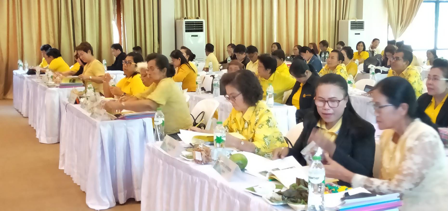 ราชบุรี “ร่วมเป็นคณะกรรมการพิจารณาครัวเรือนสัมมาชีพชุมชนตัวอย่าง ระดับภาค ประจำปี 2562 และประชุมคณะกรรมการพัฒนาสตรีภาคกลางตามโครงการประชุมเชิงปฏิบัติการพัฒนาสตรีภาค (กพสภ.) ส่งเสริมครัวเรือนสัมมาชีพชุมชน”