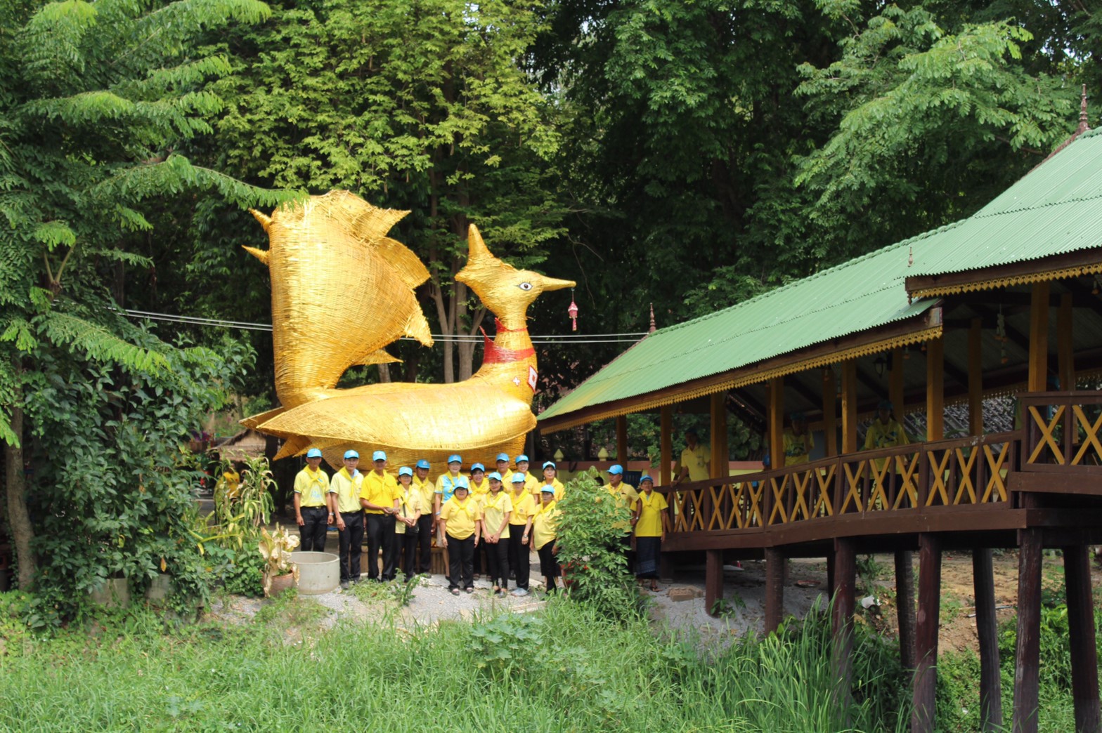 จังหวัดราชบุรีเปิดโครงการพัฒนาหมู่บ้านเศรษฐกิจพอเพียงเฉลิมพระเกียรติเนื่องในพระราชพิธีบรมราชาภิเษก
