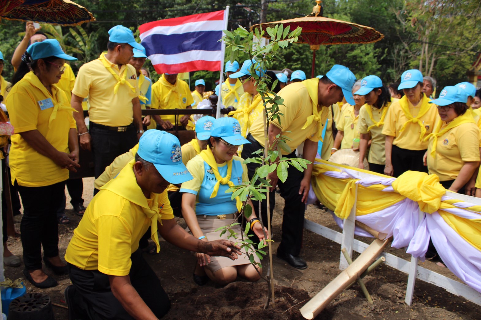 จังหวัดราชบุรีเปิดโครงการพัฒนาหมู่บ้านเศรษฐกิจพอเพียงเฉลิมพระเกียรติเนื่องในพระราชพิธีบรมราชาภิเษก