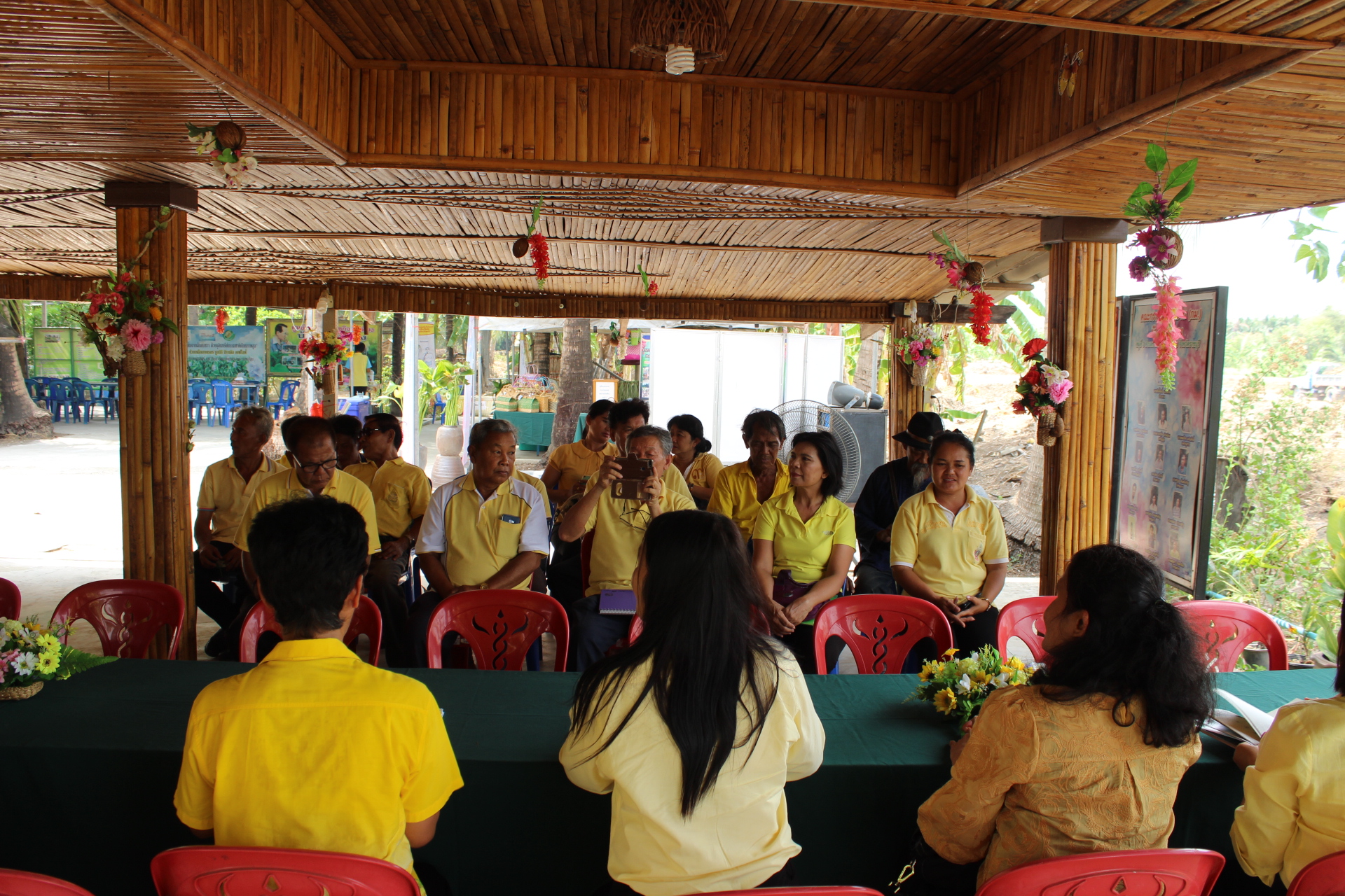 ผู้ตรวจราชการกรมการพัฒนาชุมชน ติดตามการดำเนินงาน ในพื้นที่อำเภอบางแพ