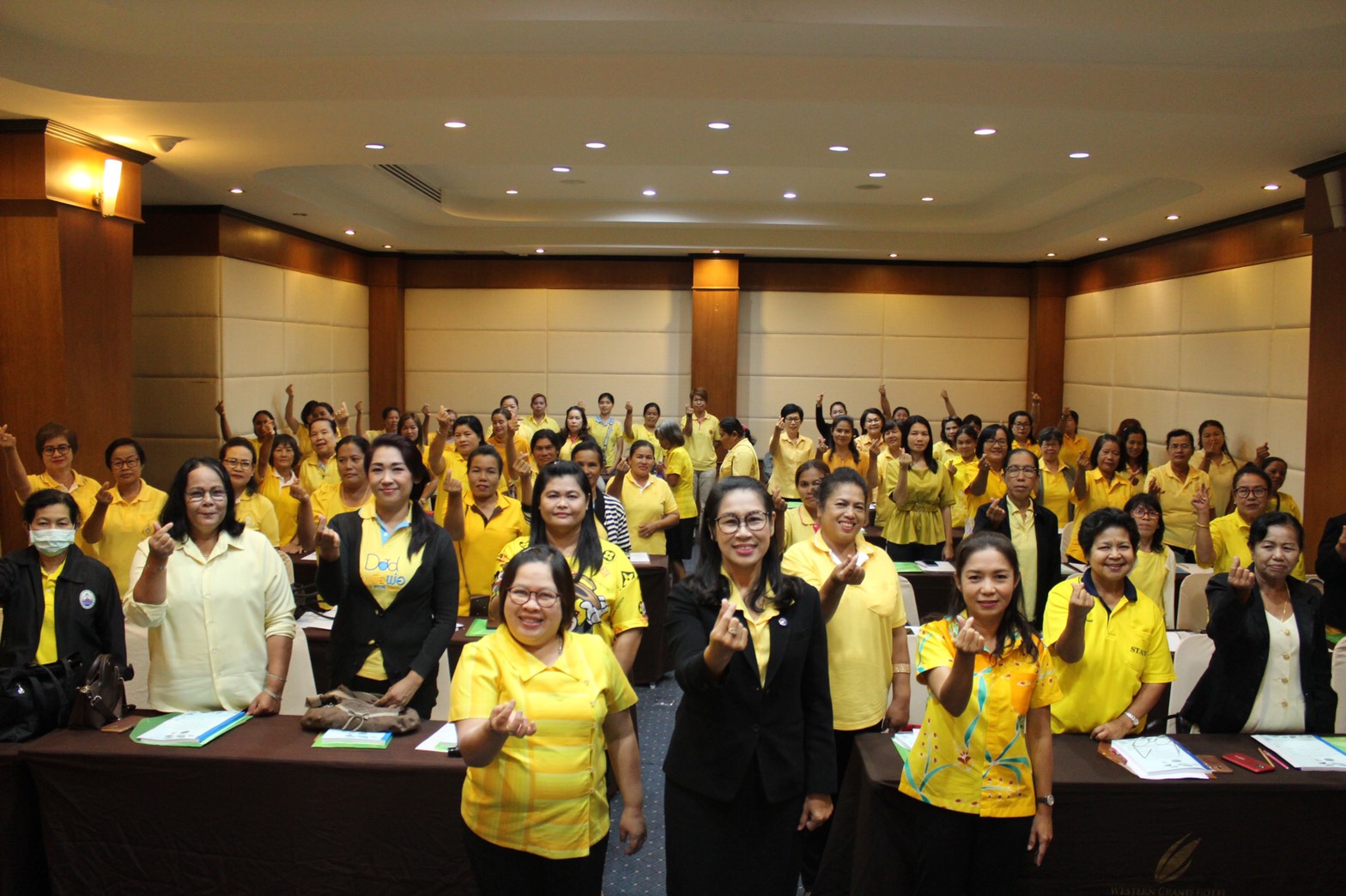 ราชบุรี “ประชุมคณะทำงานเพื่อขับเคลื่อนเศรษฐกิจฐานรากและประชารัฐจังหวัดราชบุรี”