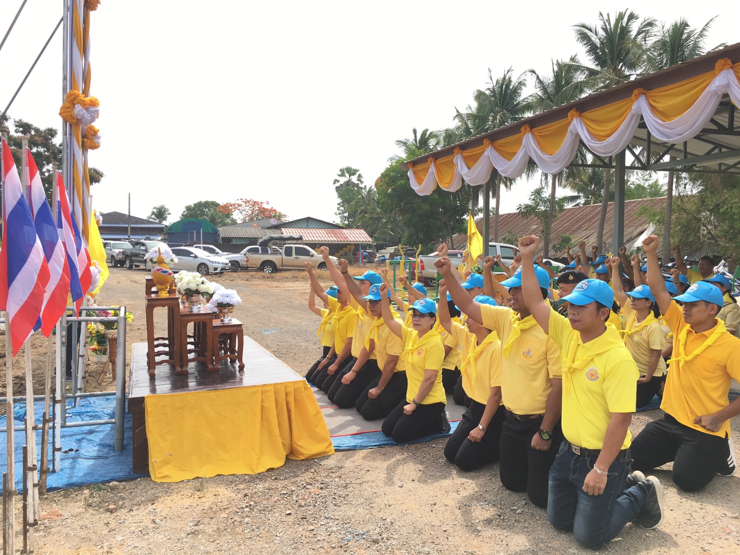 จังหวัดราชบุรีเปิดโครงการพัฒนาหมู่บ้านเศรษฐกิจพอเพียงเฉลิมพระเกียรติเนื่องในพระราชพิธีบรมราชาภิเษกพร้อมกันทั่วทั้งจังหวัด