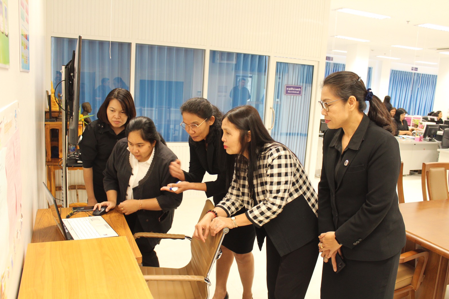 ผู้ตรวจราชการกรมการพัฒนาชุมชน ติดตามการดำเนินงานโครงการพัฒนาชุมชนใสสะอาด