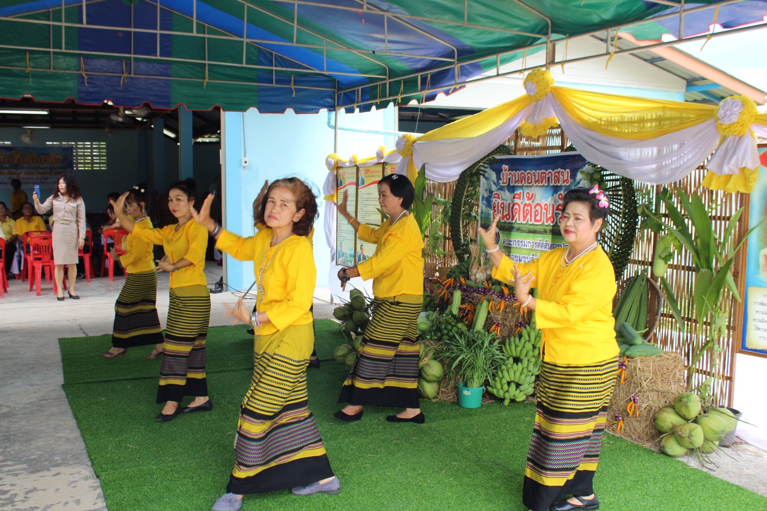 ราชบุรี  คัดสรรหมู่บ้านเศรษฐกิจพอเพียง “อยู่เย็น เป็นสุข” อำเภอวัดเพลง